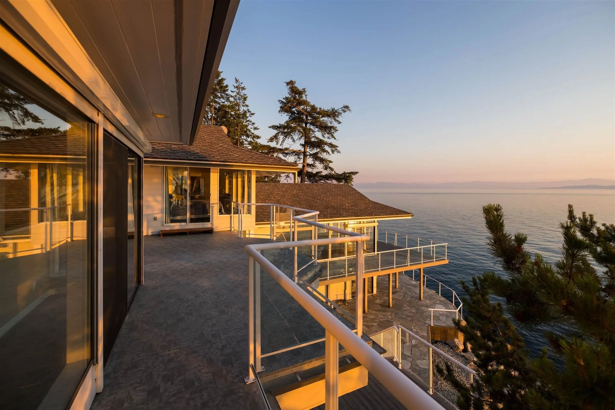 Villa Sol oceanfront retreat Halfmoon Bay Sunshine Coast BC — tour operator partnerships