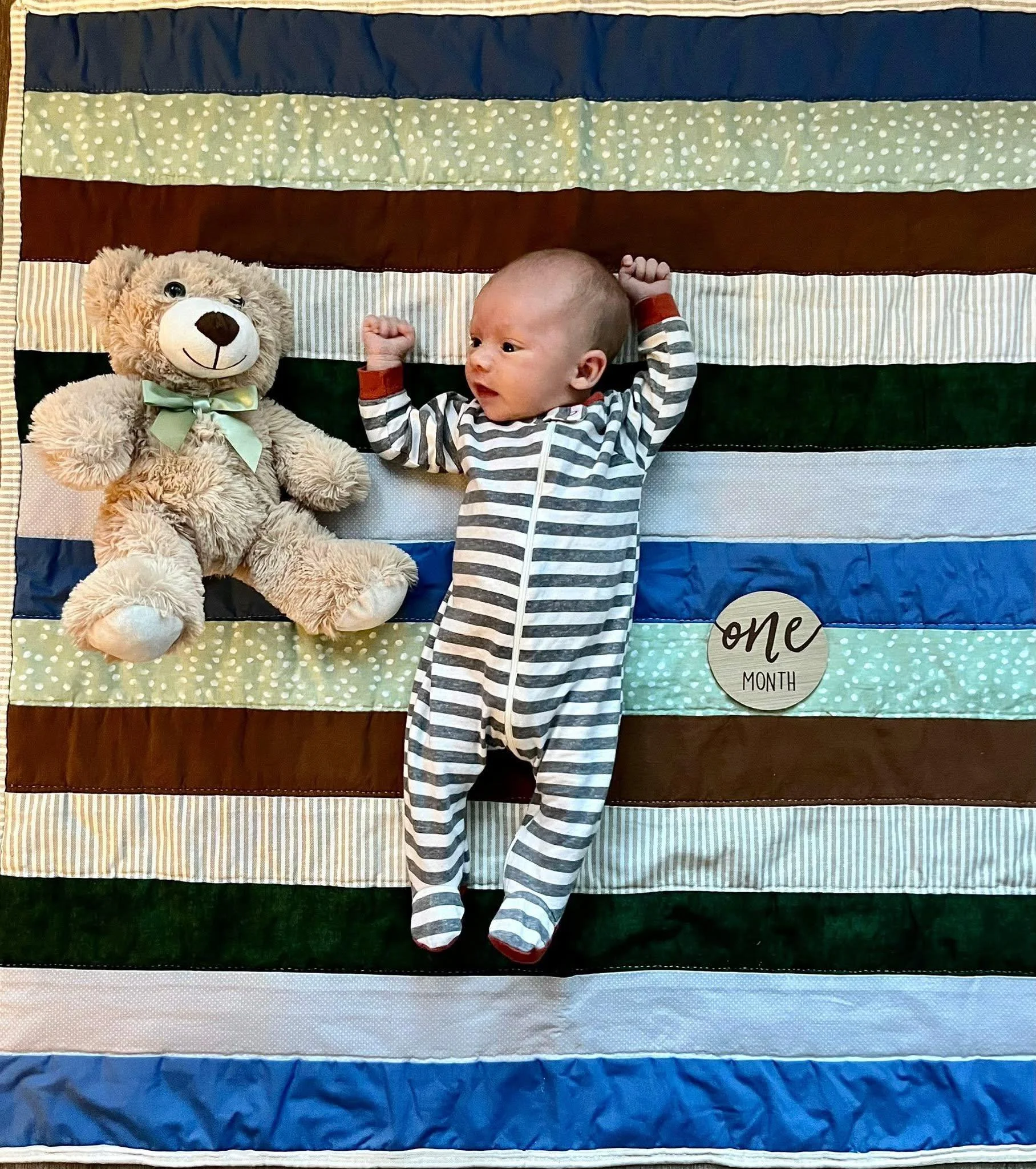 Benny is already 1 month old 💙💙