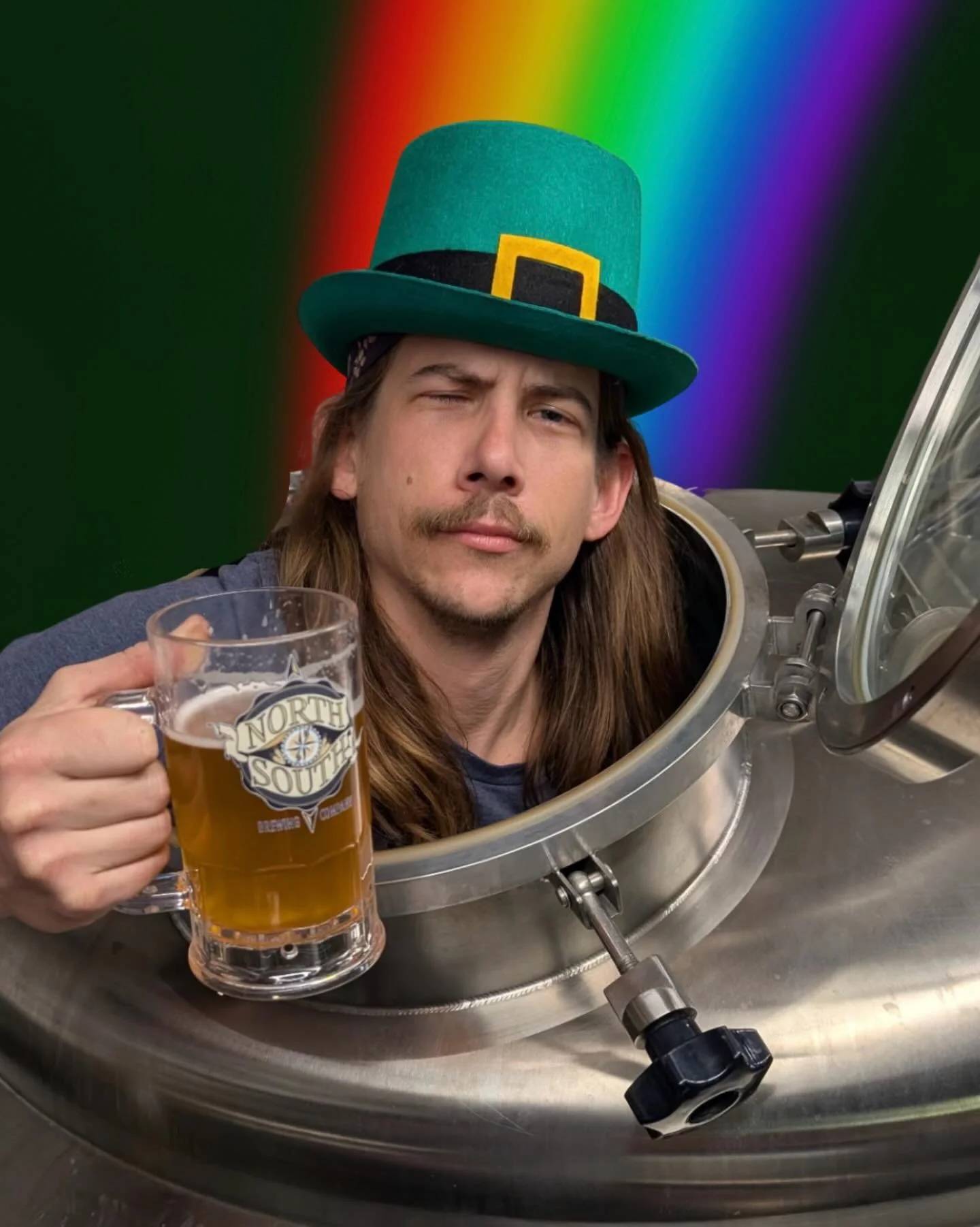 We followed the rainbow and sure enough&hellip; 🌈🍀There it was the pot of gold (tank of beer!) Now the treasure is ours&hellip; cold beer flowing all day long. 🍻

Join us for day two of our St. Patrick&rsquo;s Day Stretch!🍀🍺 

🍀 Green beer 
💚L