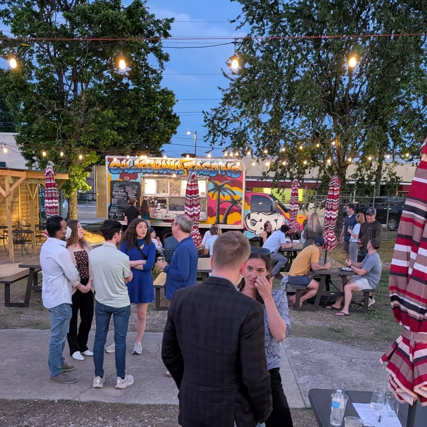 Today is music Bingo night at North South! 

Cali Taco is tonight's food truck. He'll be here at 6pm and music Bingo starts at 6:30! Come test your music knowledge and eat some delicious food with your besties!

See you soon!! 🍻
