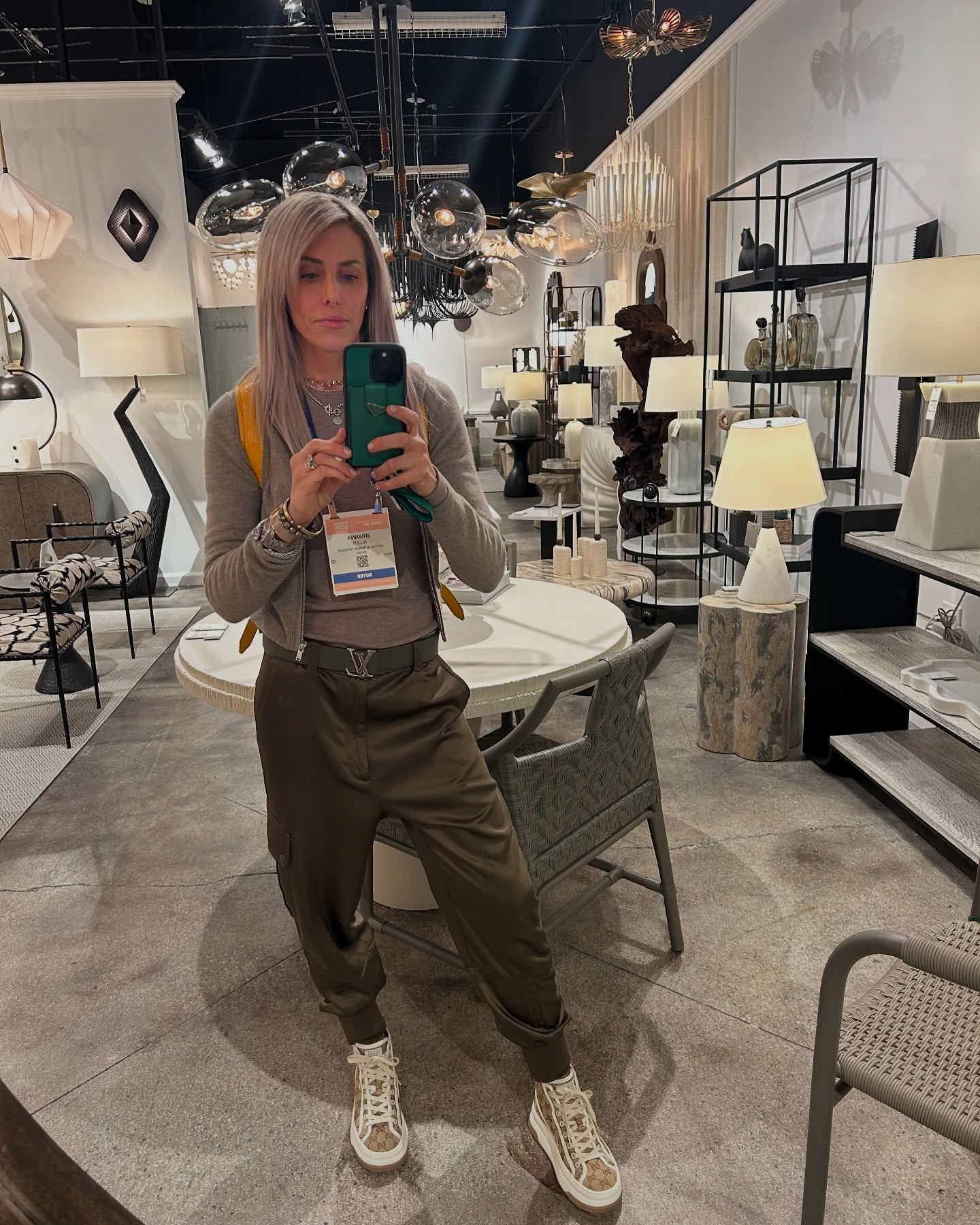 A few random pictures from @lasvegasmarket Winter &lsquo;25! Including a mandatory #fitcheck, dinners with #breadporn, my visit to candle heaven, and another photo to add to my ongoing market series where I hide in weird places. 🥸