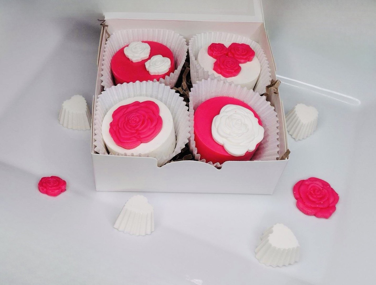 White Chocolate Covered Oreos with Roses