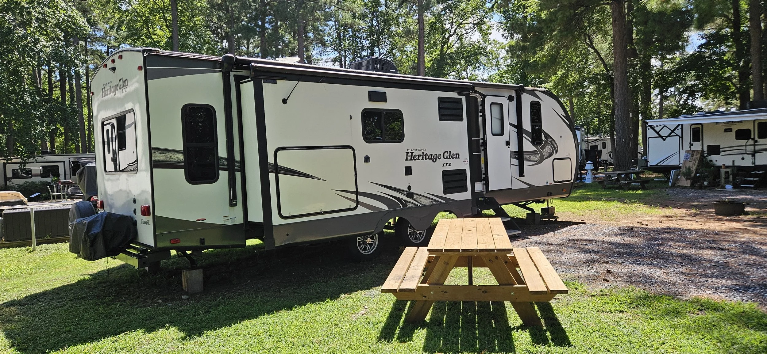 Heritage Glen LTZ 5th Wheel RV for rent