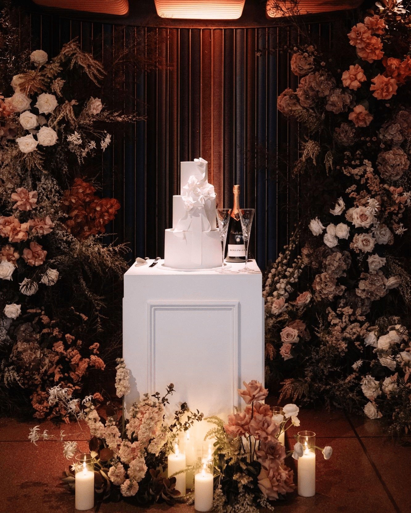 It&rsquo;s often the smaller details that bring a wedding to life ✨

For Harriet &amp; Nick, every element was thoughtfully chosen to work together, from hand-selected table linens and considered font choices, to the floral arrangements and soft drap