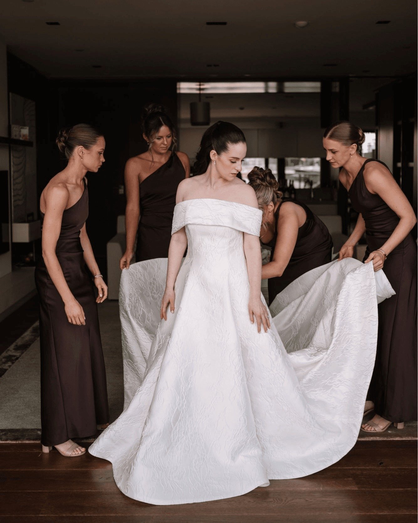 What a joy to be a part of Harriet &amp; Nick&rsquo;s ceremony. It was a beautiful and intimate moment, framed by the sweeping harbour views of the Sydney Opera House 🤍

Styling soft, elegant florals with @_ellebore and graceful draping and chandeli