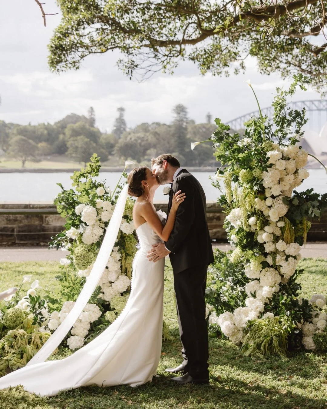 How beautiful to witness Victoria and Stephen exchange vows with Sydney&rsquo;s iconic harbour as their backdrop 🤍

With the Harbour Bridge and Opera House standing proudly behind them, their day was filled with love, light, and unforgettable moment