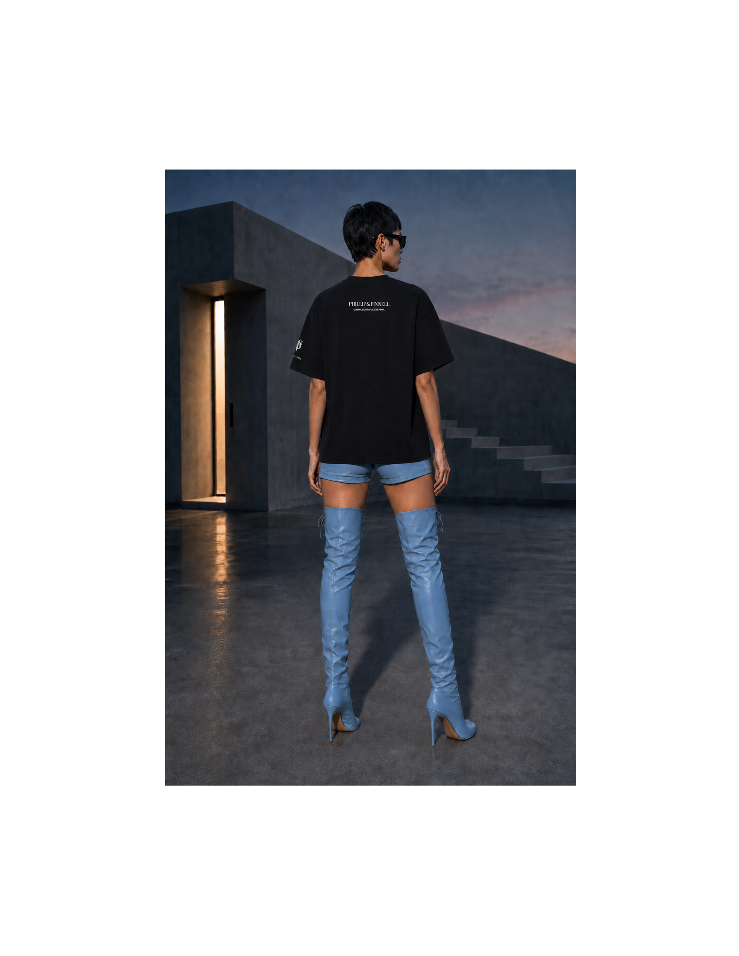 Abstract Logo female back.png