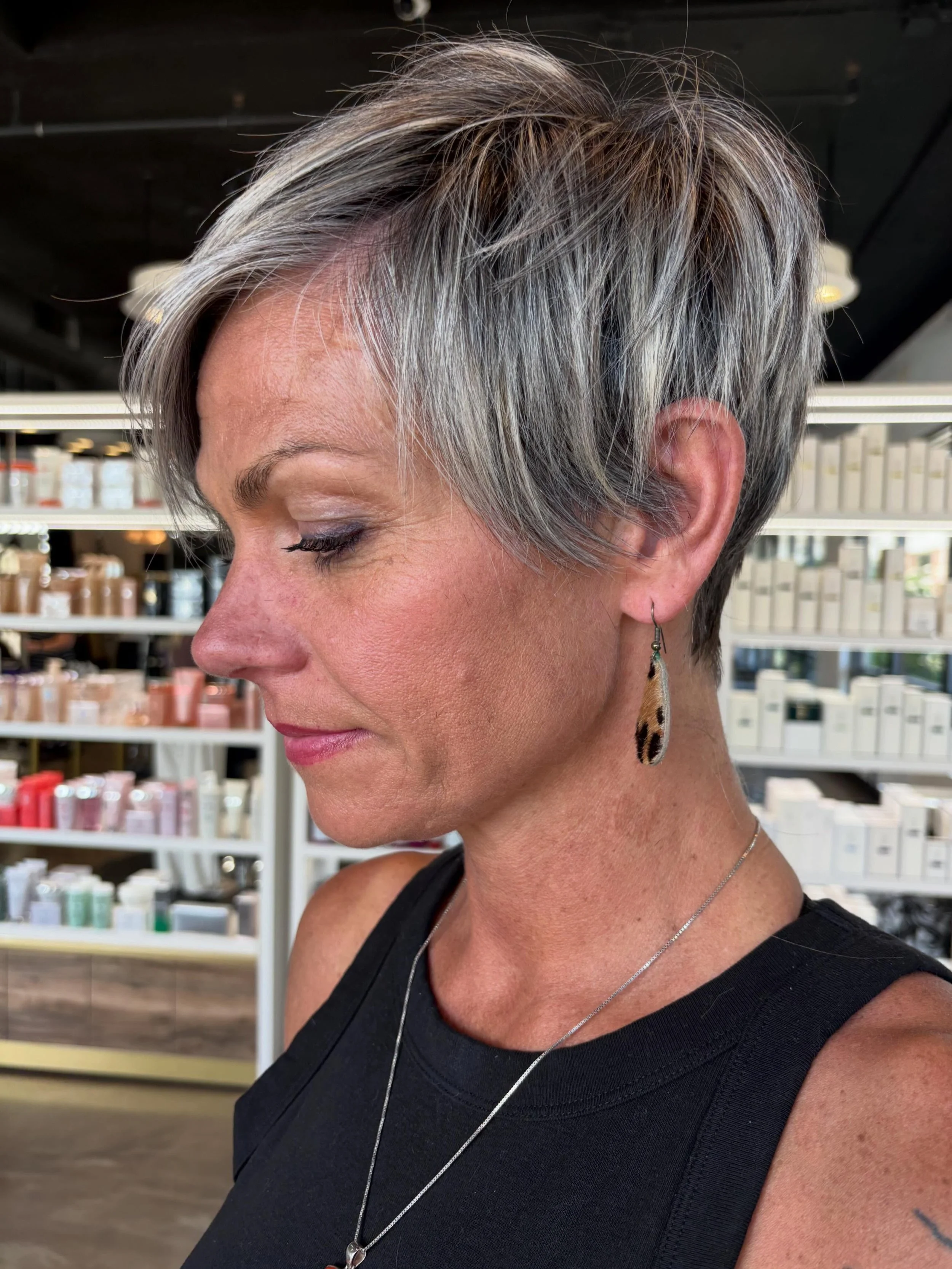 Roni&rsquo;s work lately ✂️✂️ Nothing makes Roni happier than artistic freedom when cutting short hair 
#shorthair #quadcitiesiowa #salonhalobettendorf #iowahair