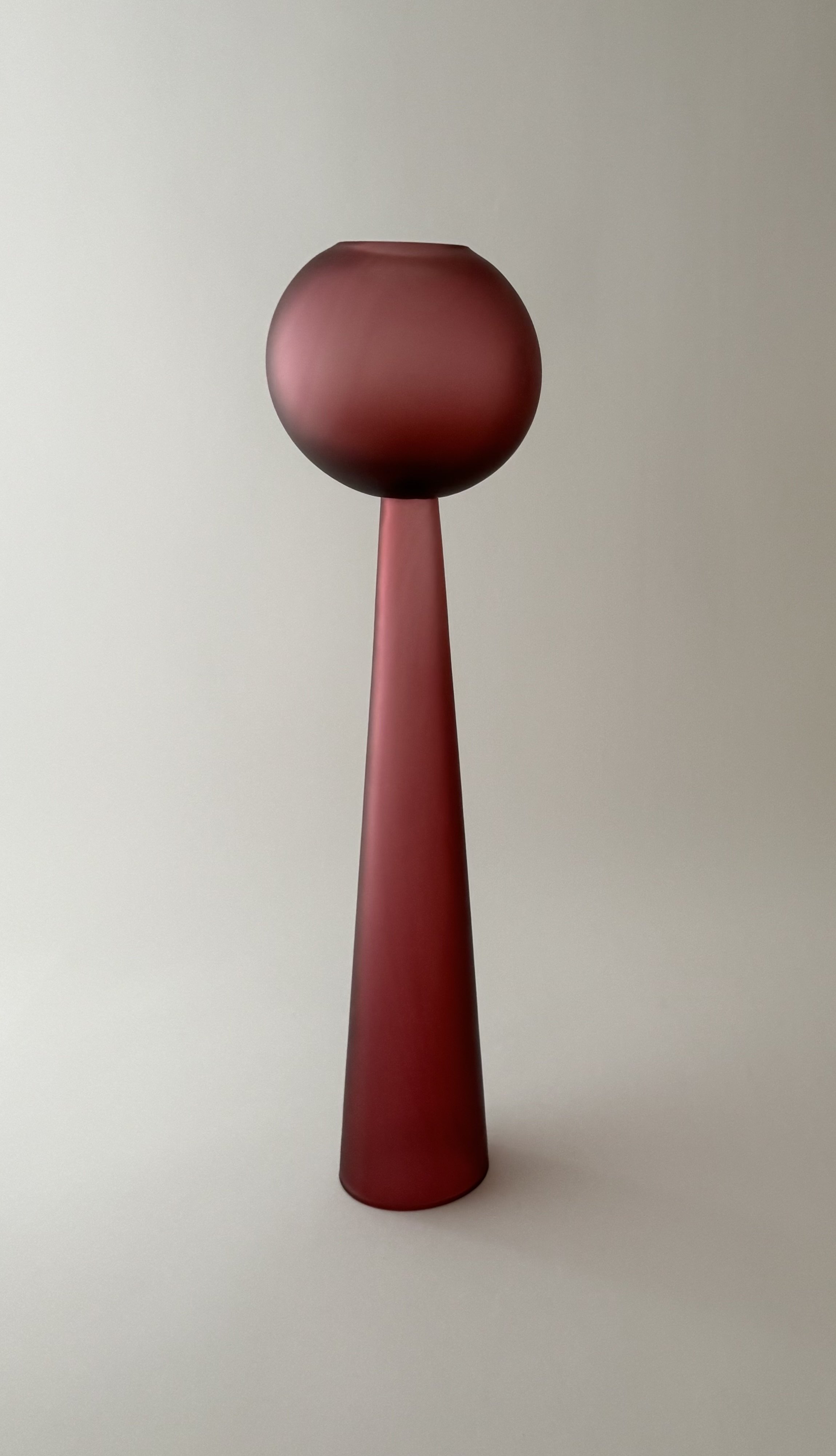 edition-gabi-faeh-conosfera-studioglas-fuchsia opak-double side vase.jpg