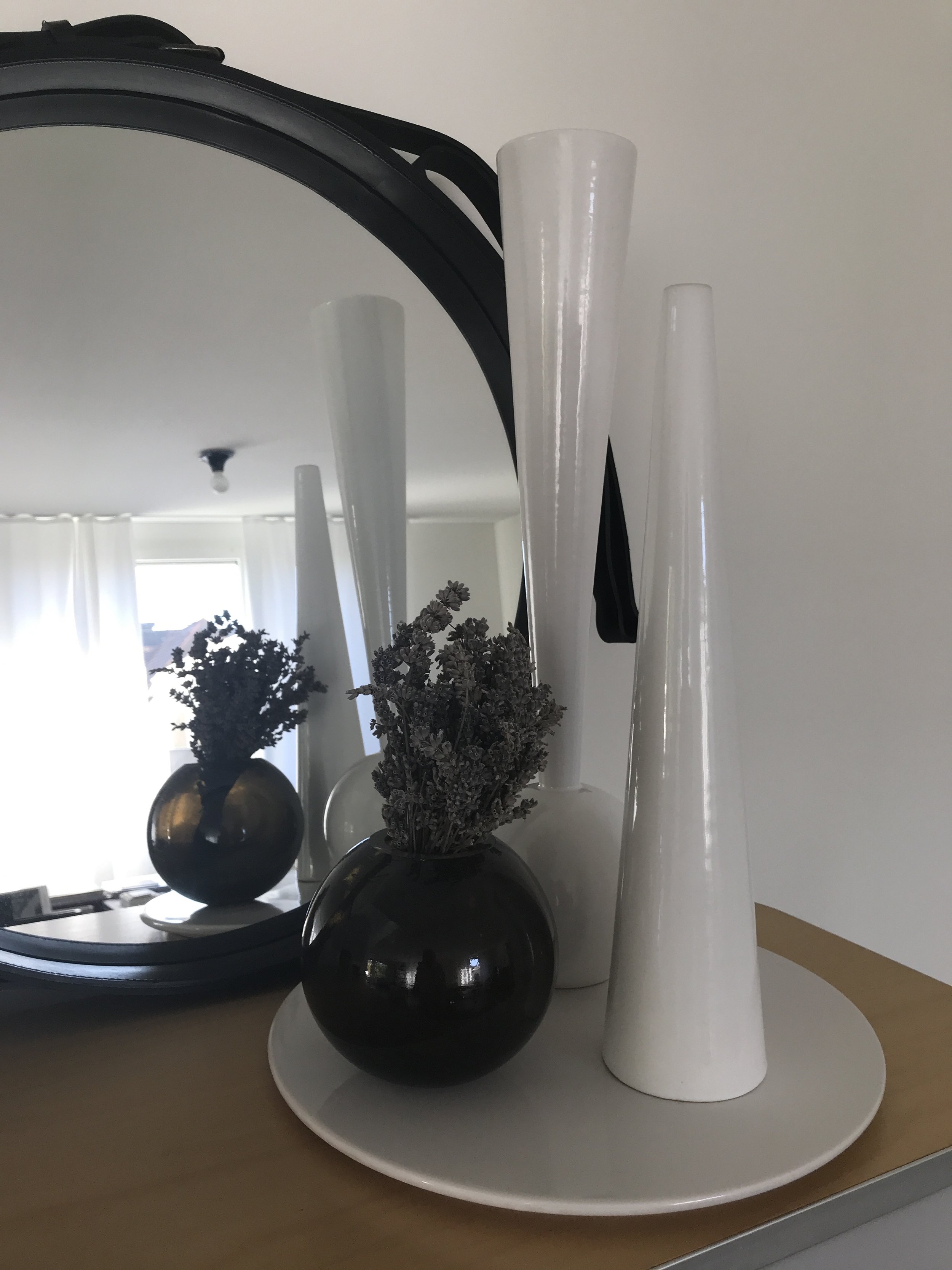 edition-gabi-faeh-flowerplate-sfera-conosfera-cono-keramik-glas-vasen.jpg