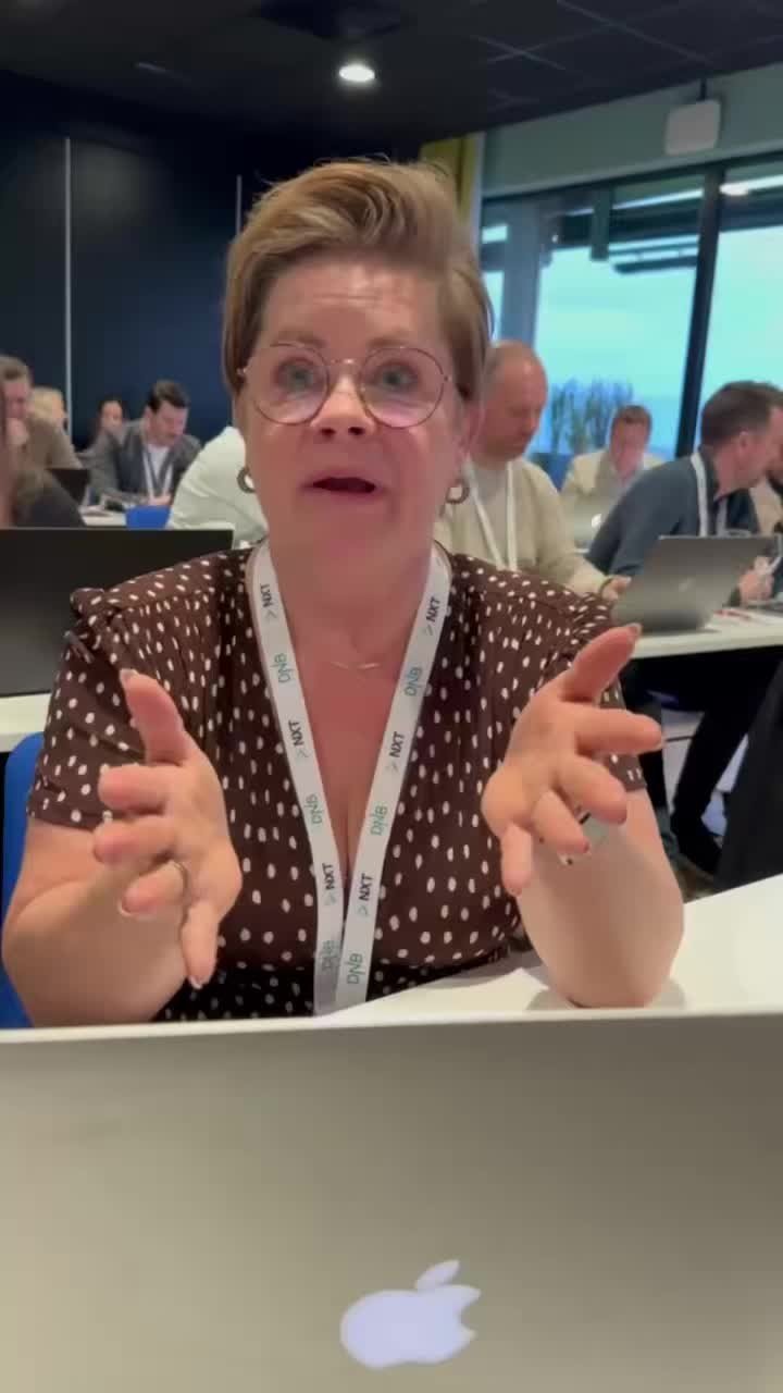 Før påsken slo inn hadde vi besøk av AI ekspert Øyvind Eide, som blant annet lærte oss hvordan vi kunne lage vår egen AI assistent med bruk av Chat GPT. Ålesunds egen stjerne Yvonne var mildt sagt imponert