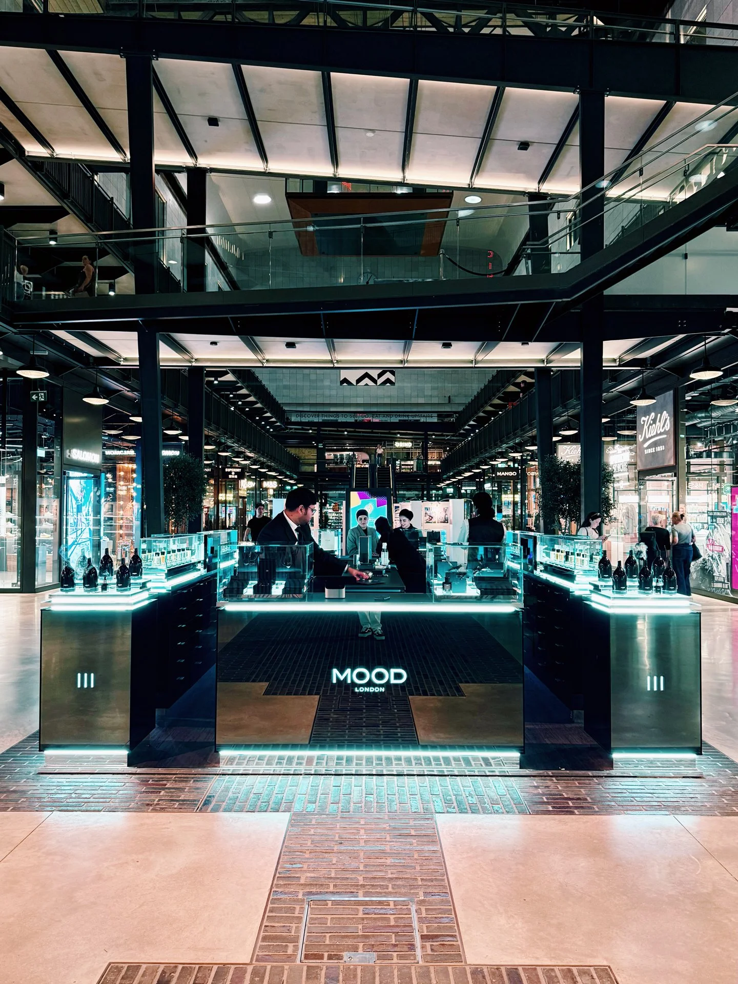 MarcCross-FragranceBranding-MoodLondon-15.jpg