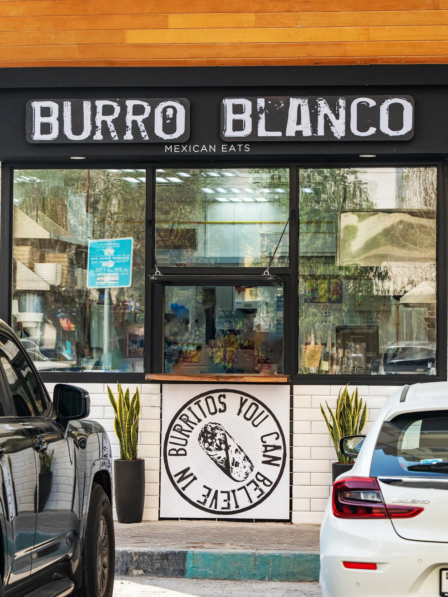 MarcCross-RestaurantBranding-BurroBlanco-47.jpg