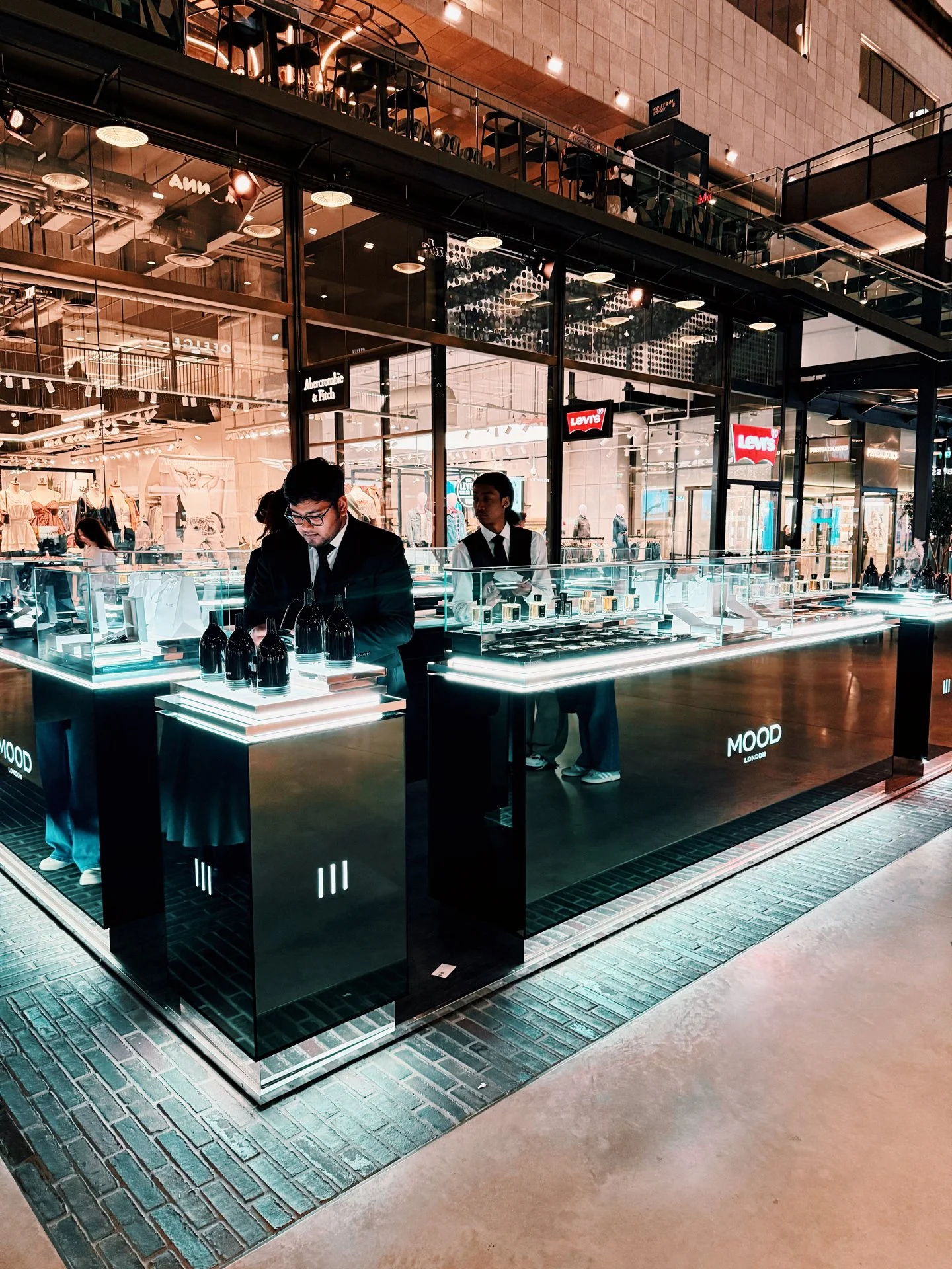 MarcCross-FragranceBranding-MoodLondon-16.jpg