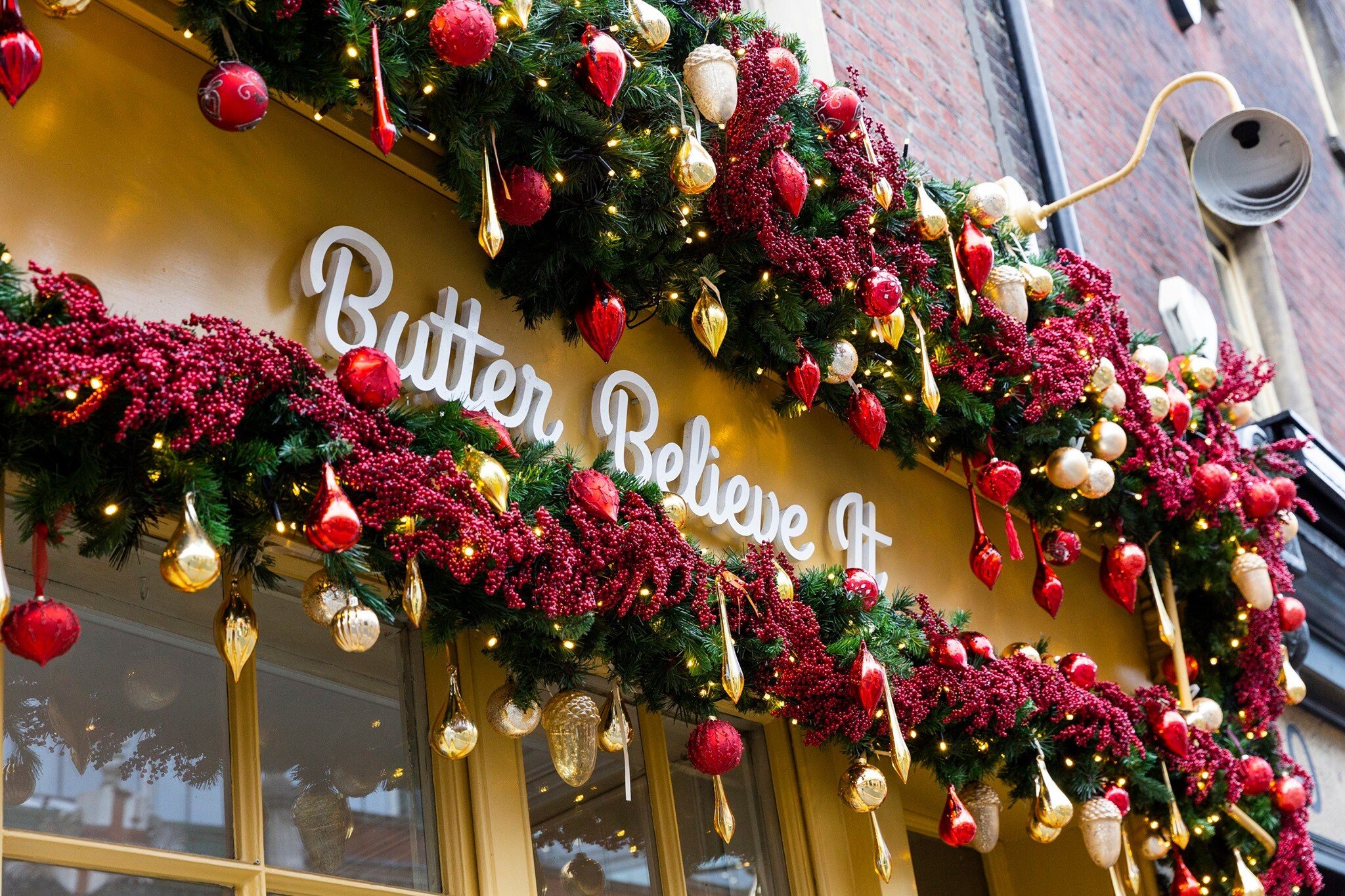 MarcCross-BakeryBranding-ButterBelieveIt-3.jpg