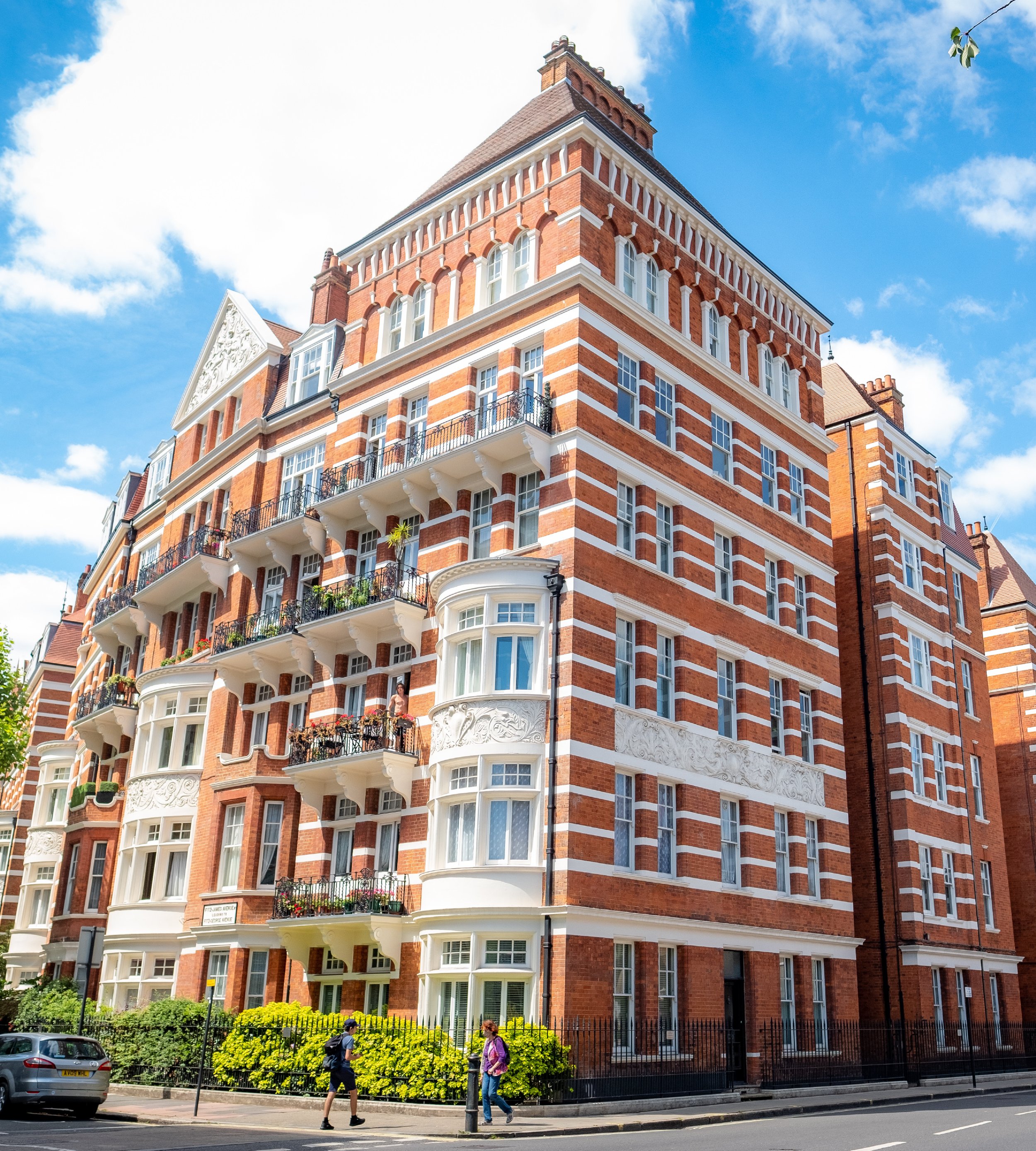 MarcCross-PropertyBranding-SPHLondon-11.jpg
