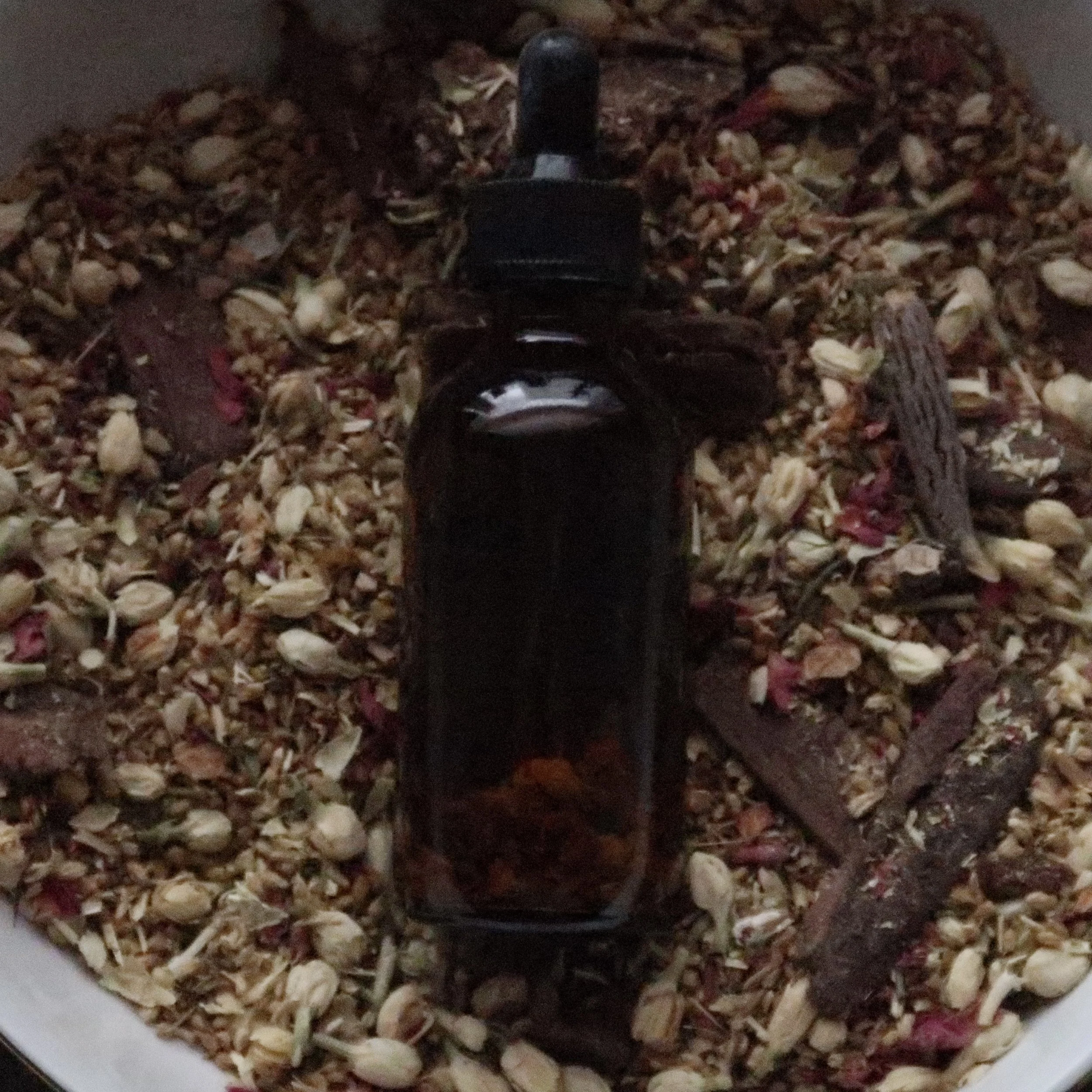 LOVE OF JASMINE : BEAUTY AND ROMANCE HERBAL WATER