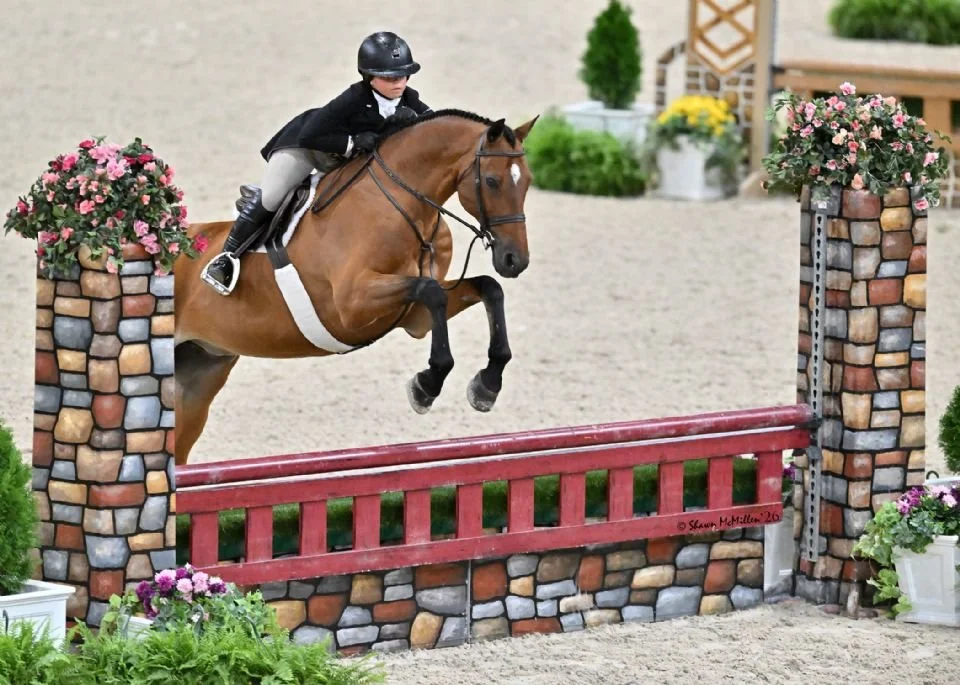 Darby Mullally and Glasgow Deliver Winning Ride in $10,000 NAL Children’s Hunter Finals