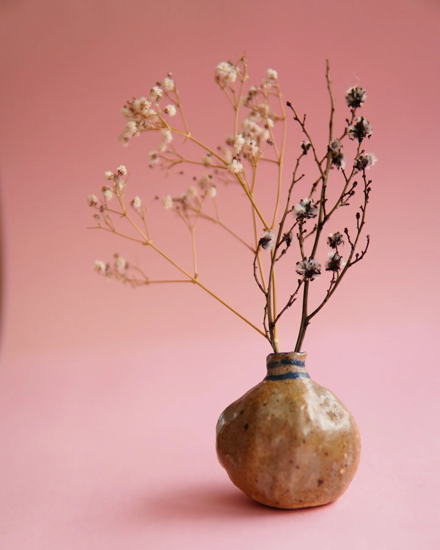 Sometimes it's the small pieces that end up being my favourite ones. 🐜

#SmallButMighty #TinyArt #MinimalistCeramics #WabiSabi #PerfectlyImperfect