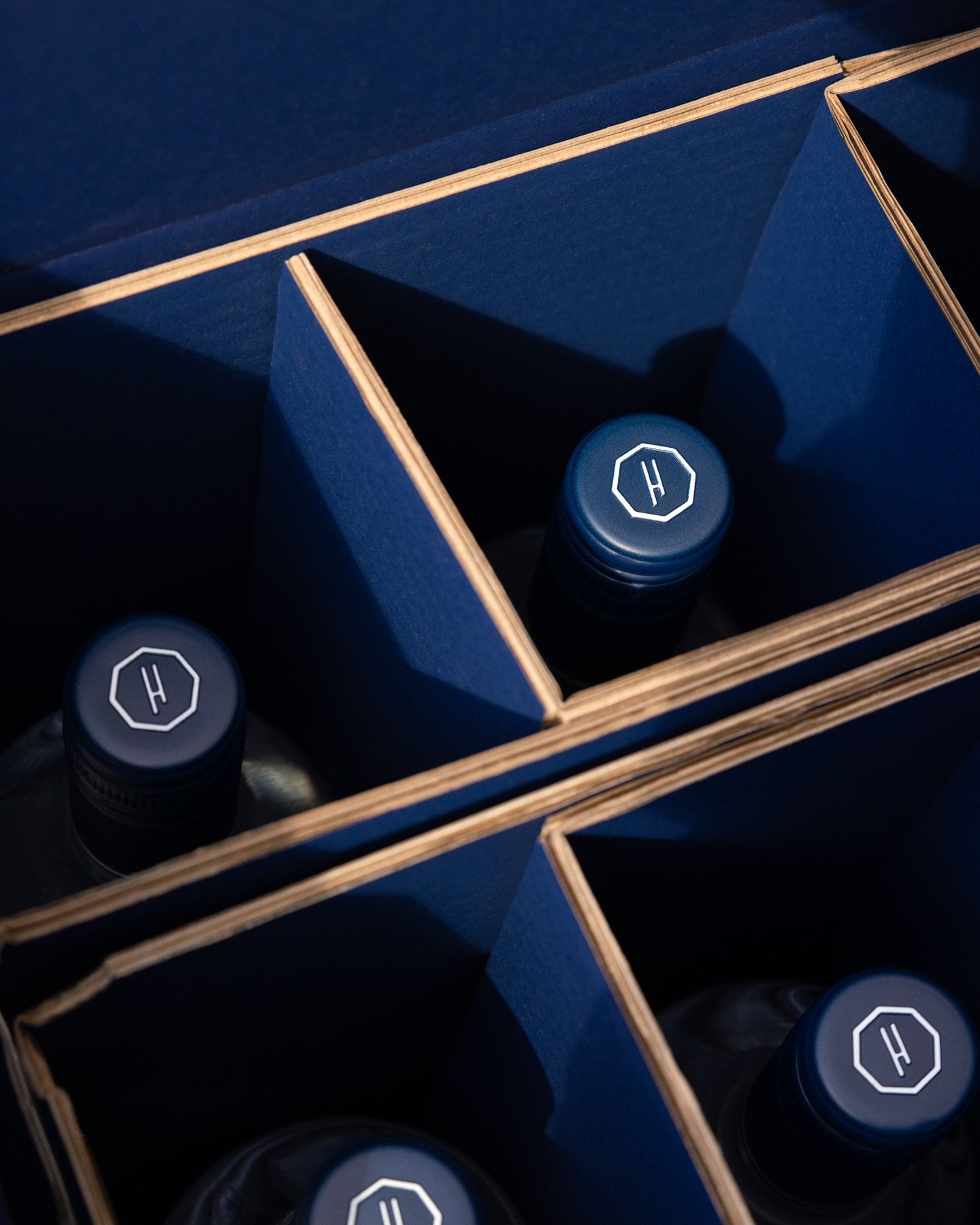 Just in from the Austrian Alps. Excited to share our upcoming projects in January.

BILLIONMONSTERS, the in-house marketing and creative production agency specializing in aspirational, luxury, and premium brands.
hello@billionmonsters.com
www.billion