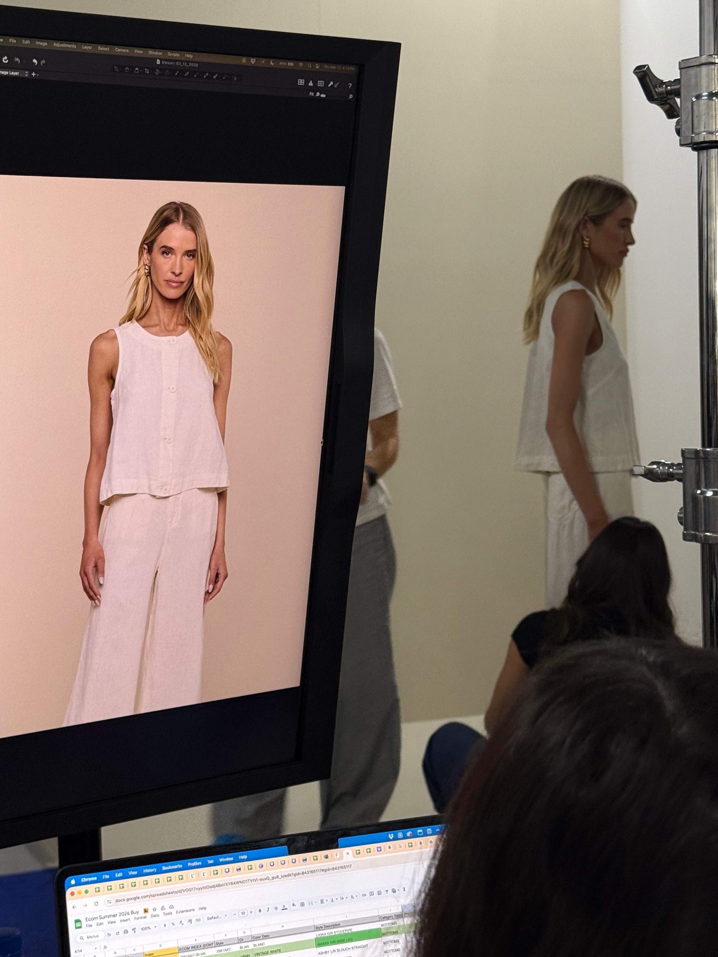 L'AGENCE ECommerce Photographer3.png