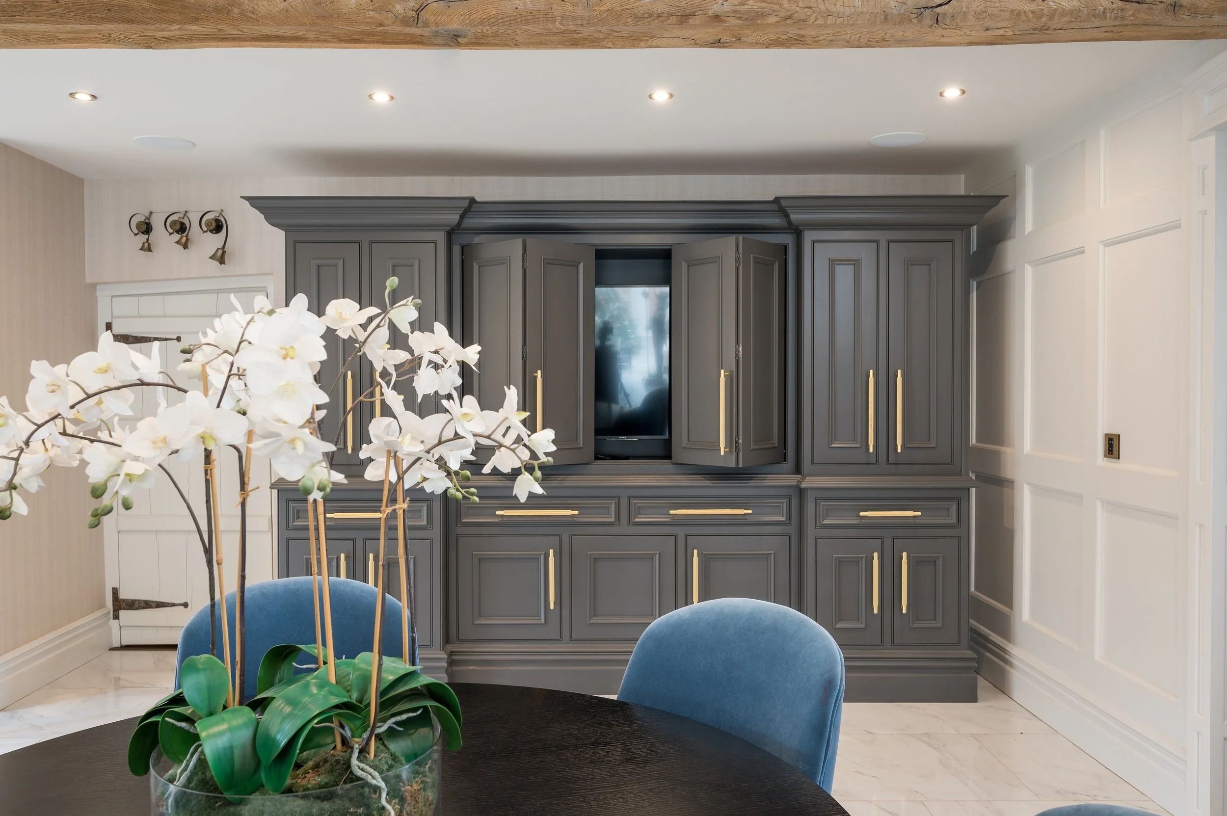 Country House TV Unit