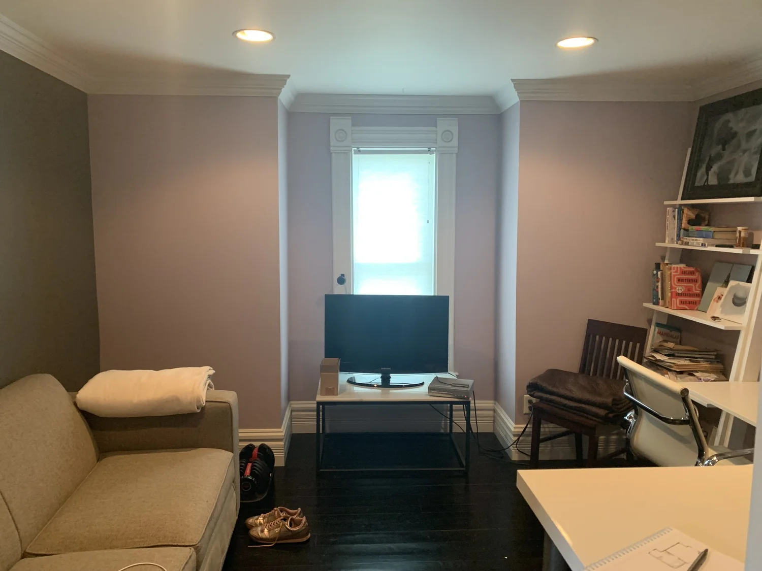 Guest bedroom before renovation