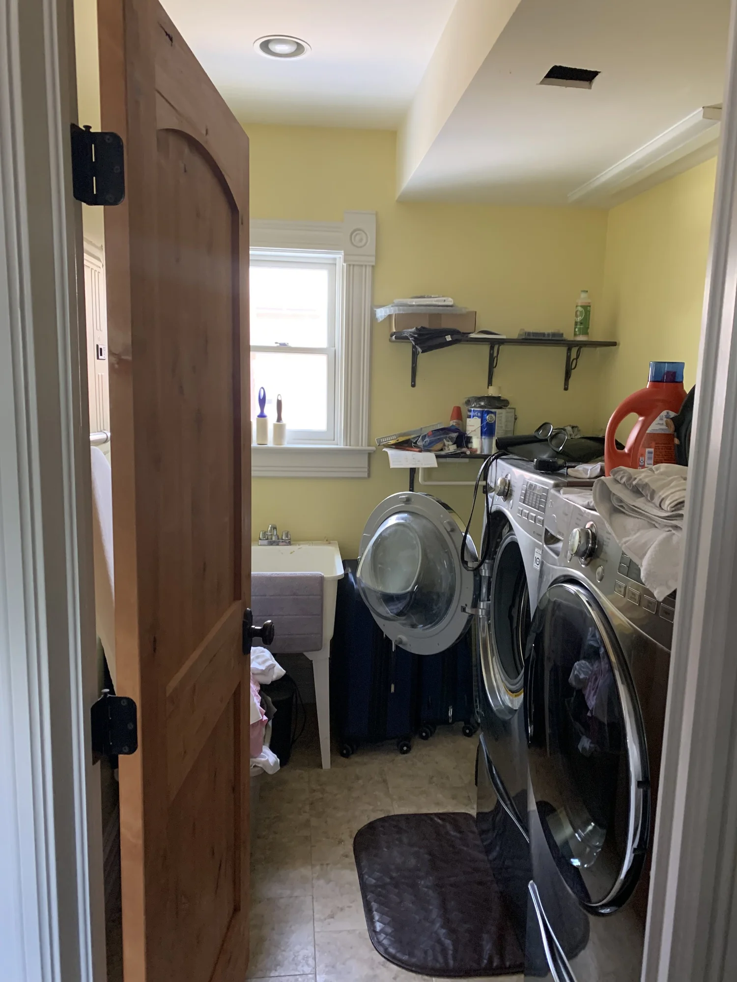 Laundry room before renovation