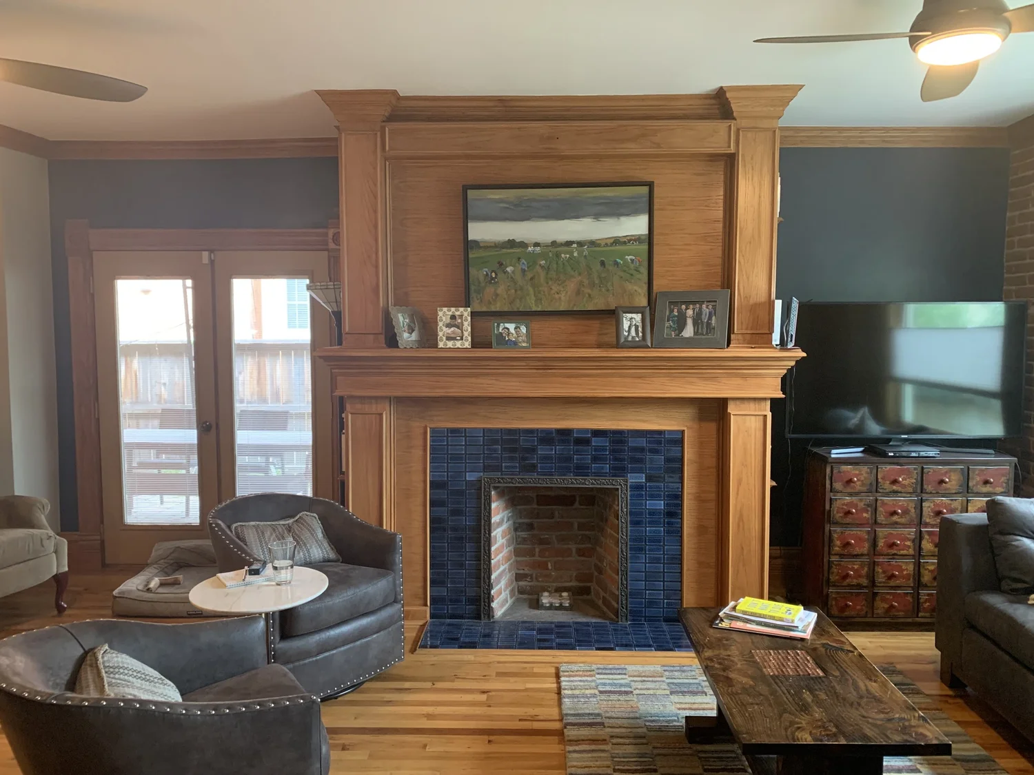 Living room before renovation