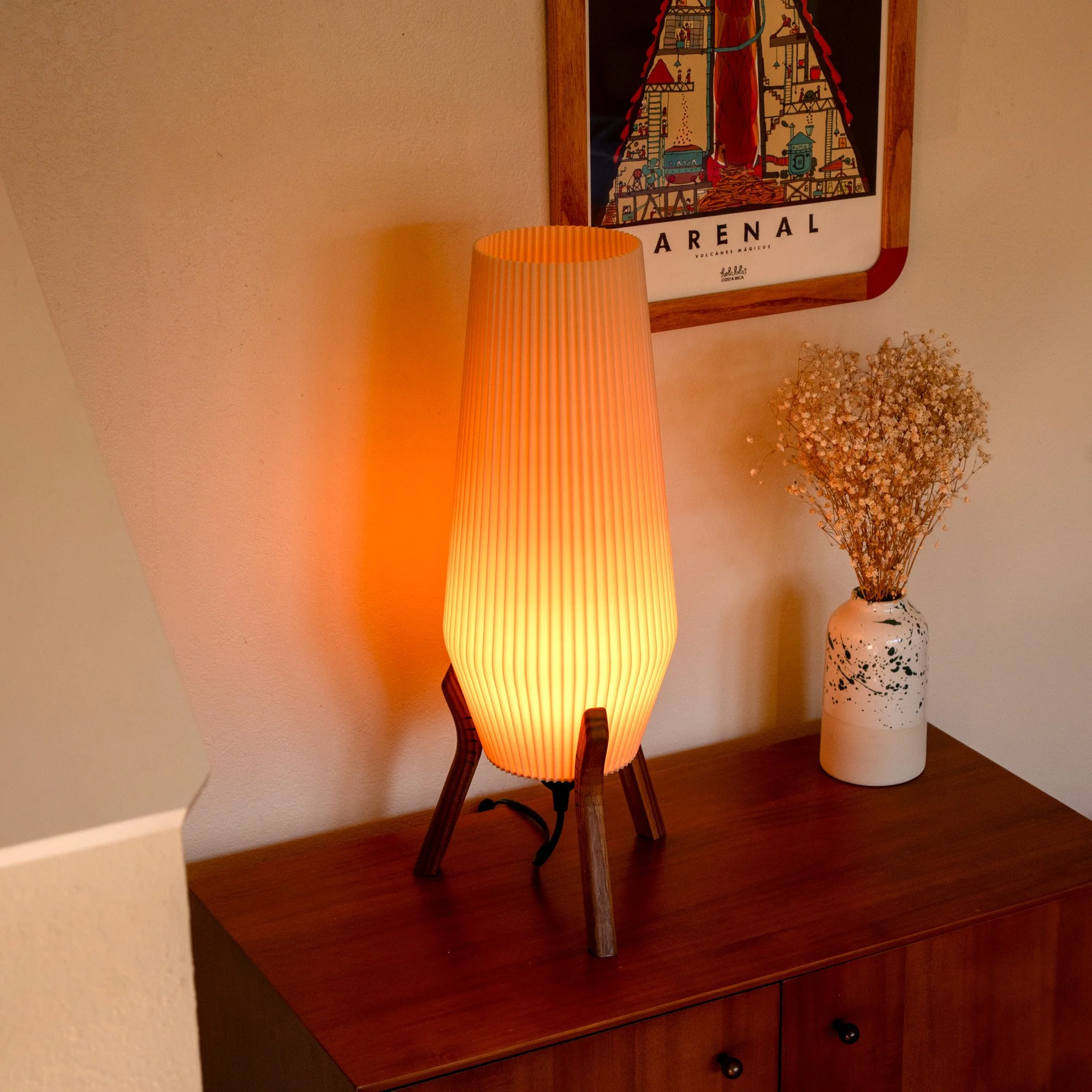 MCM Lamp Product Photo 04.jpeg