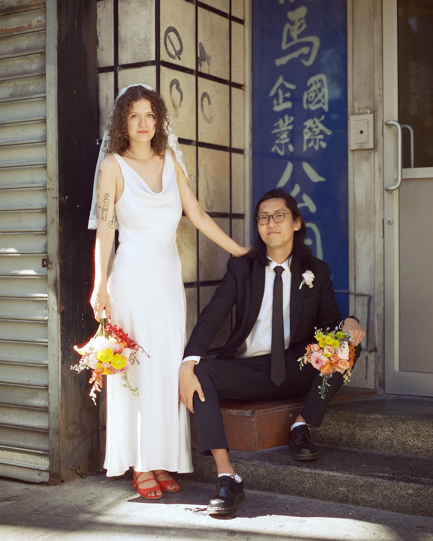 Galina &amp; Dennis &mdash; an intimate elopement in Chinatown, Manhattan.

Shot on @kodak and @cinestillfilm for @julesandfilm.

&bull;

&bull;

&bull;

&bull;

#chinatownelopement #nycelopementphotographer #manhattanelopement #intimateelopementnyc 