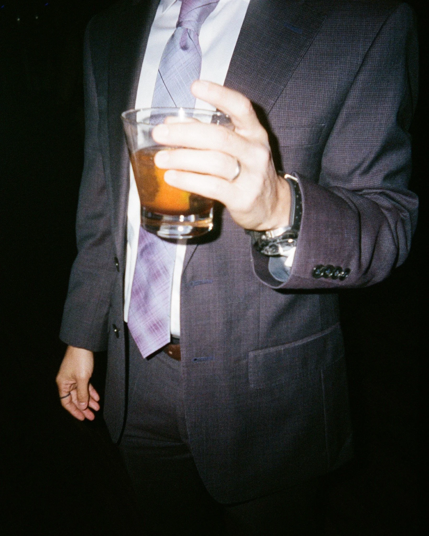 Cocktail hour, shot on 35mm film. Grain &amp; flash &mdash; a great combination for a beautiful, unforgettable celebration.

&bull;

&bull;

&bull;

&bull;

 #weddingfilmphotography #weddingfilmphotographer #35mmwedding #filmweddingphotographer #wedd