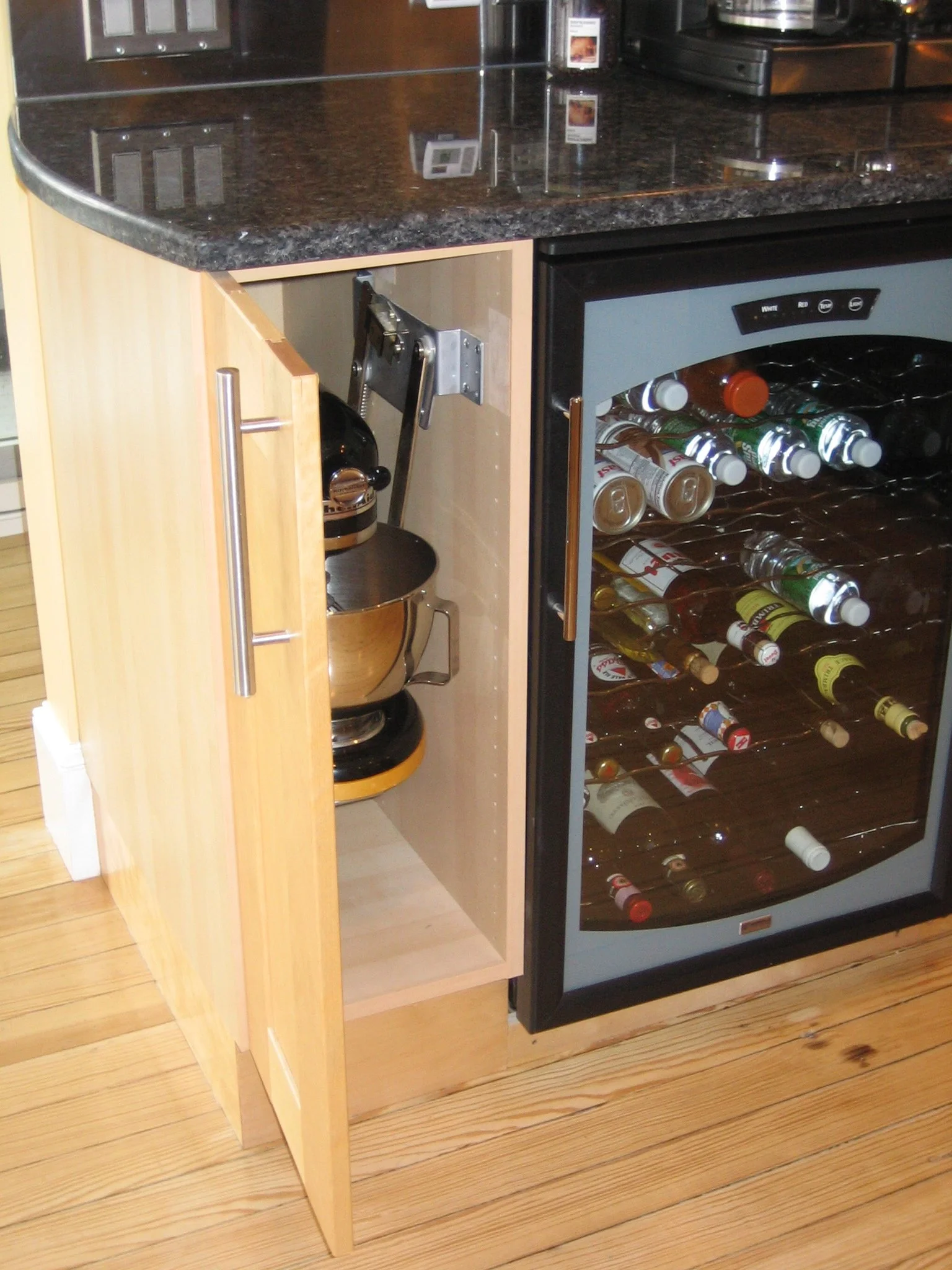 10-hidden blender in closed position.JPG