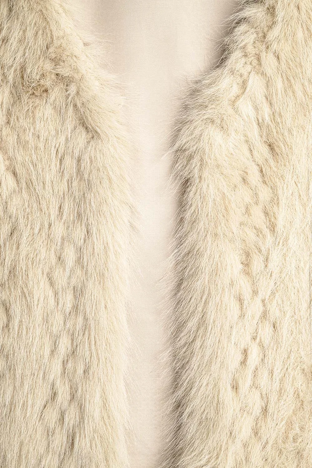 vest-in-beige-fine-fur1.jpg