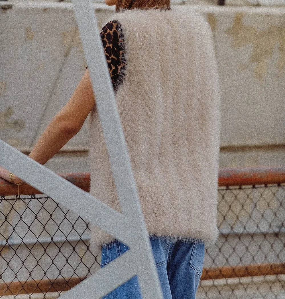 vest-in-beige-fine-fur3.jpg