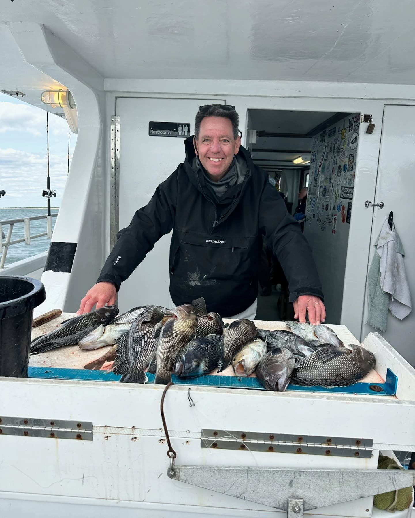 Sunday seabassing! The wind machine was on high for most of the day, limiting where/how we could fish. Got to the area we've been fishing and had good action right off the bat but way too many small ones. Decided to check out some stuff we haven't to