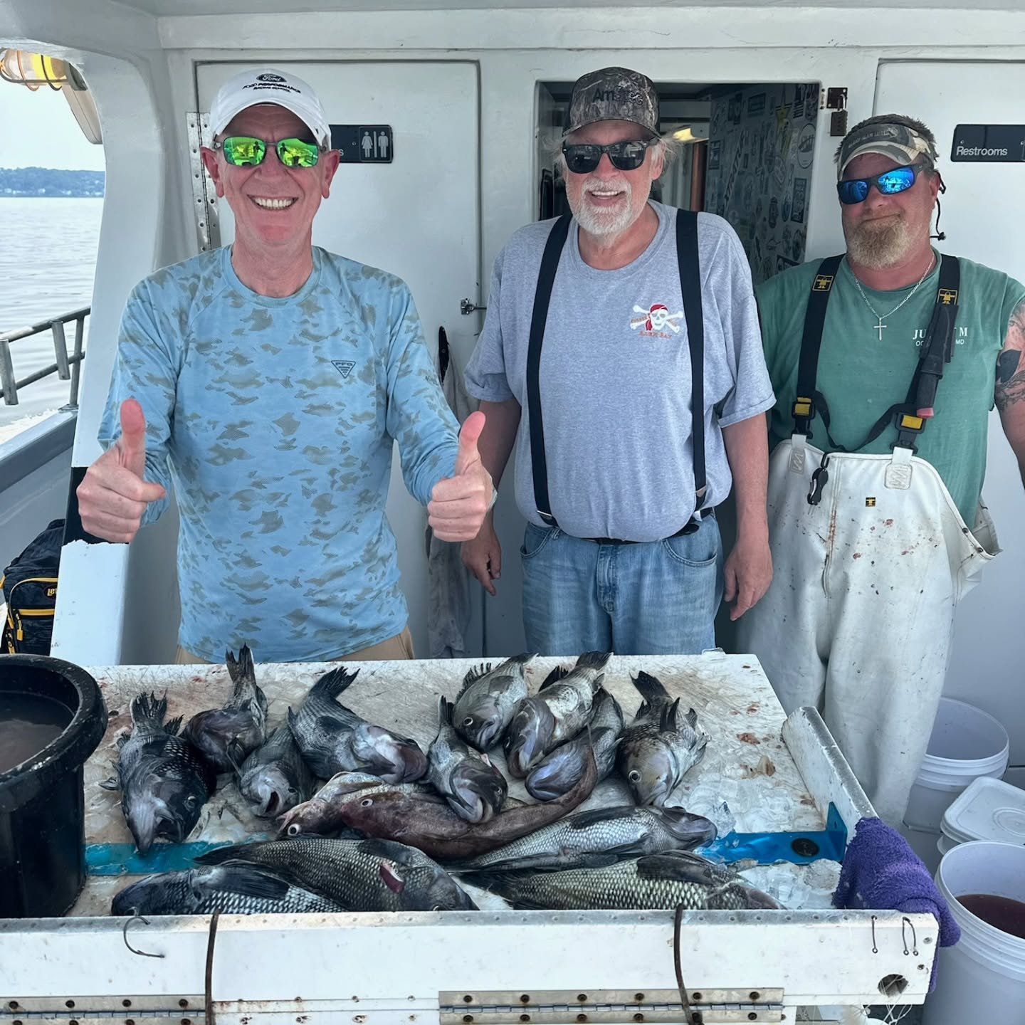 It's not about how you start, it's about how you finish! With the lack of wind this morning we took a ride in a different direction looking over some different bottom. Couple drops had drop and reel ling, some had drop and reel shorts, some had almos