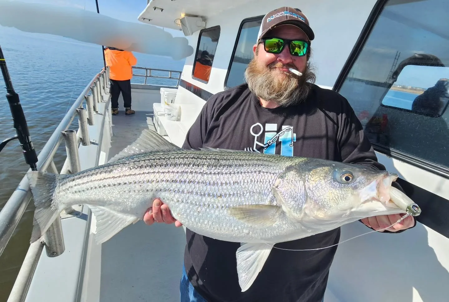 Better Striper fishing today! Took a ride in a different direction this morning to do some looking and found absolute mother loads of readings. Had some good drifts with multiple fish on at a time before the change of tide. Had a little lul waiting f