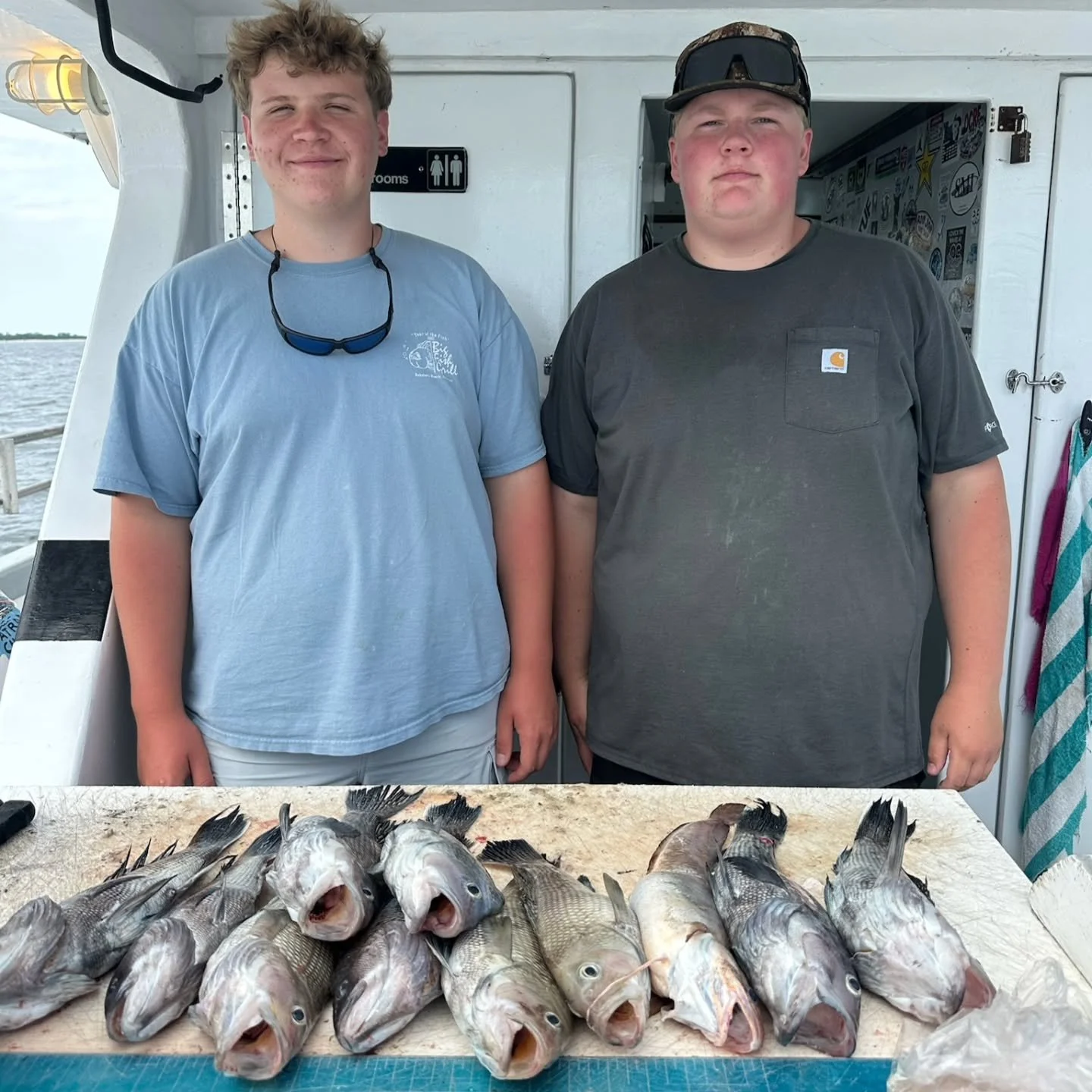 Absolutely drop dead gorgeous day on the Seabass grounds this morning. Took advantage of the conditions first thing and bounced around some small pieces, all of them seeing plenty of short life and a handful of keepers. Was able to hit about a dozen 