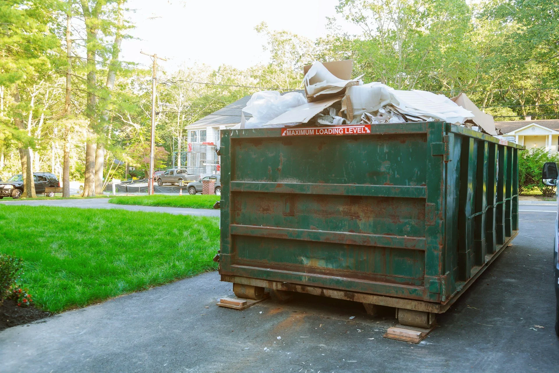Using Roll-Off Dumpsters For Post-Holiday Cleanup