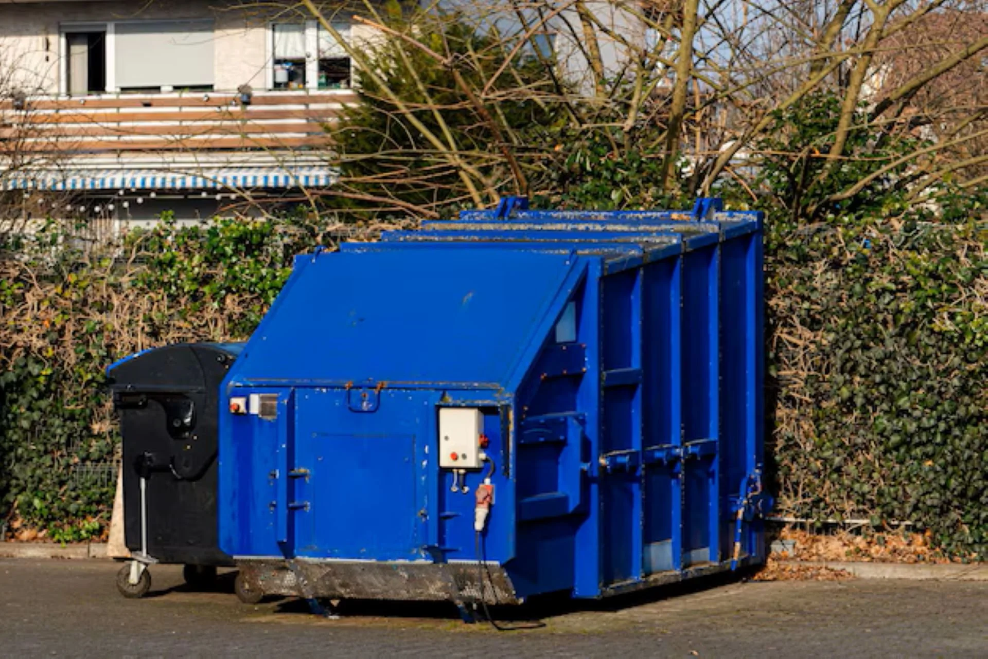 How a Trash Compactor Service Makes Spring Projects Easier