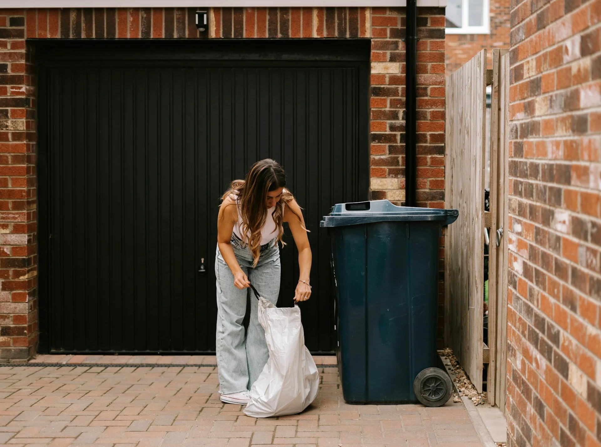 How Dumpster Rental Service Helps With Spring Decluttering