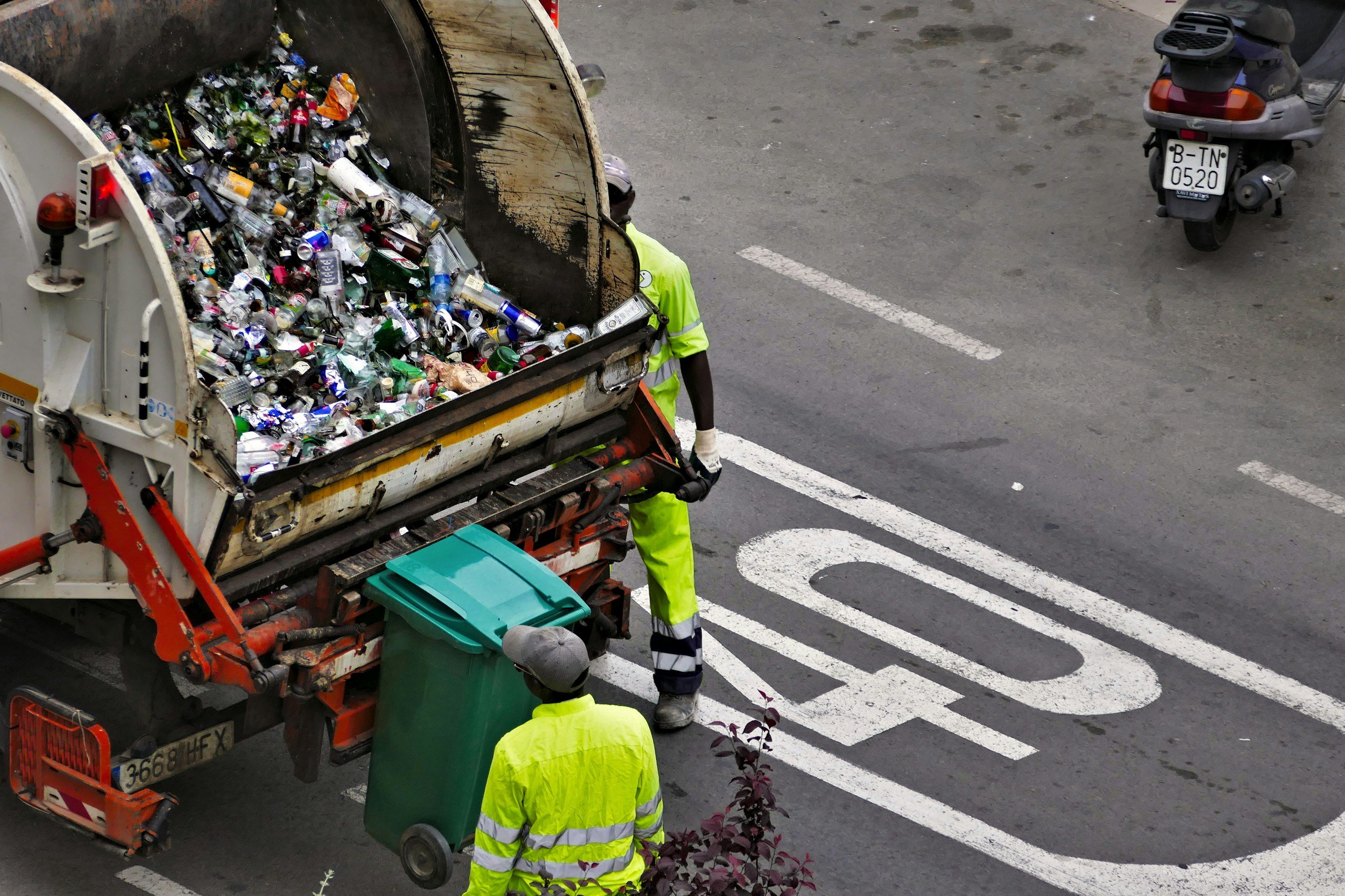When to Schedule Trash Collection Services Around Holidays