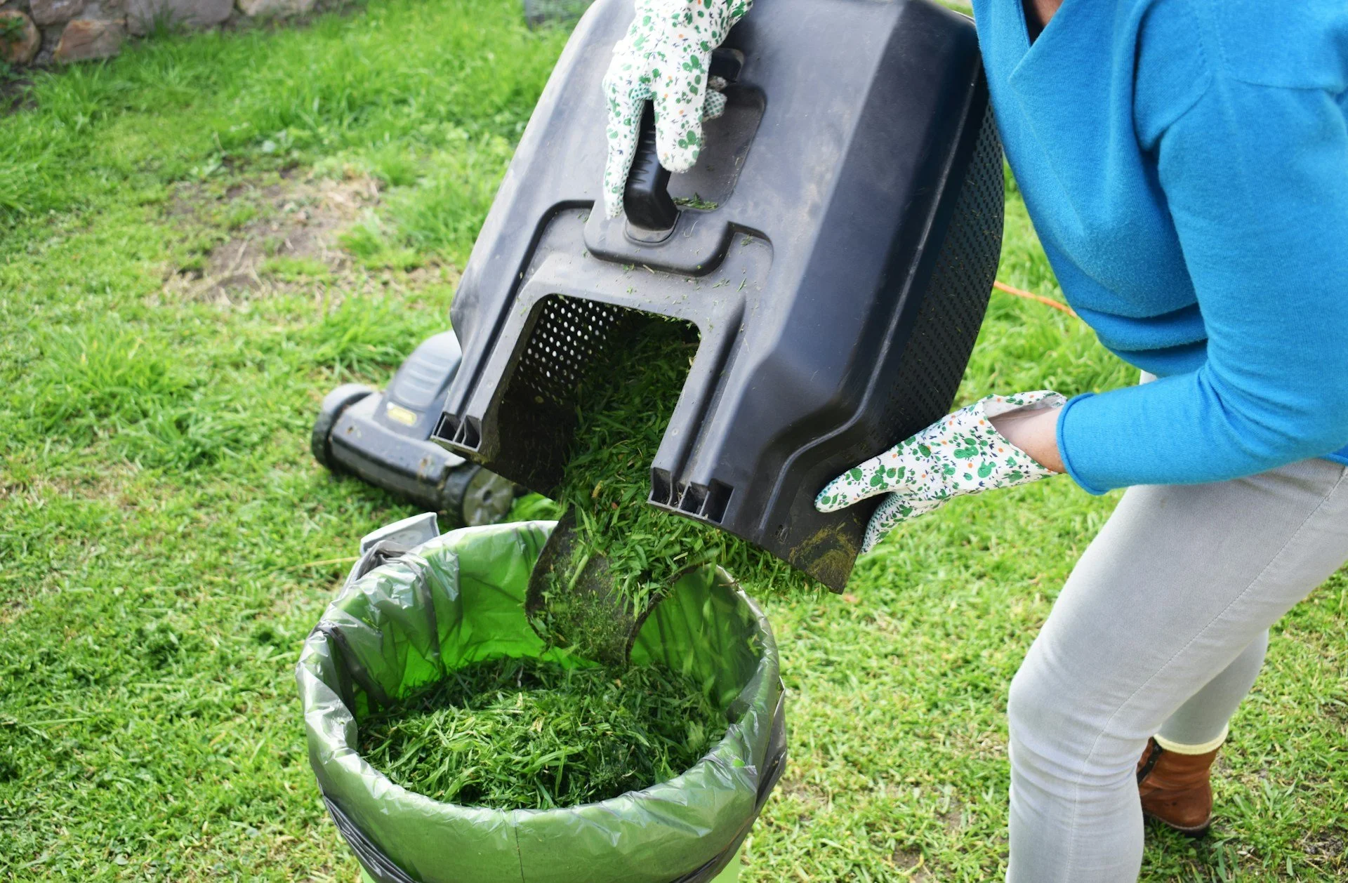 Why Yard Waste Hauling Is Busier During Summer Lawn Care