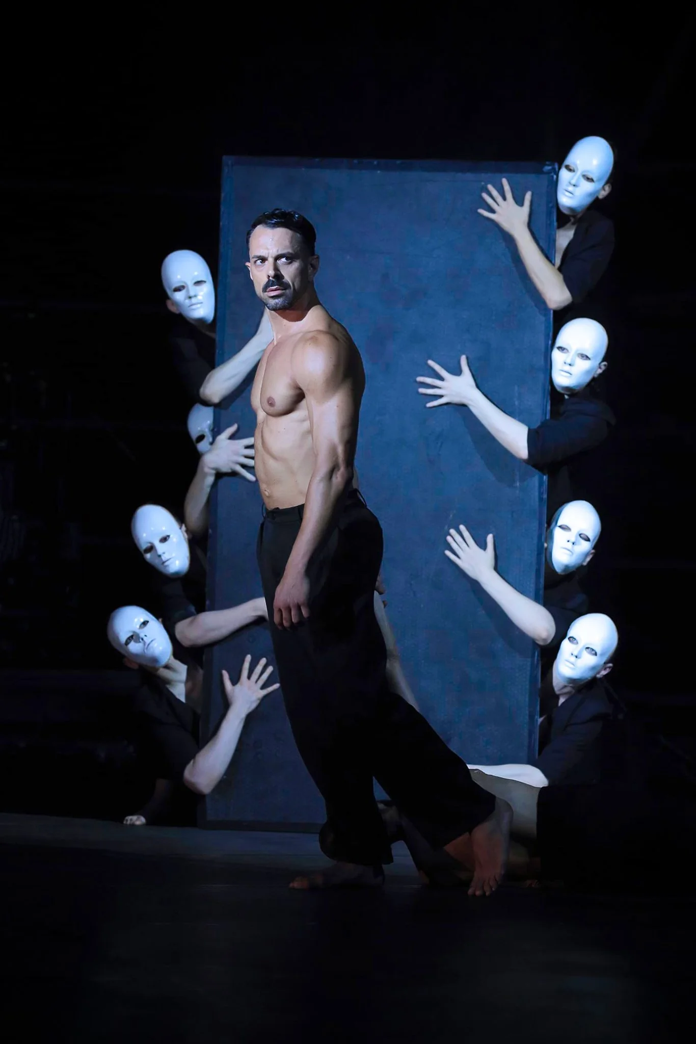 19-Mvula_Sungani_Physical_Dance_Emanuela_Bianchini_étoile_DELEDDA_Tharros.jpg