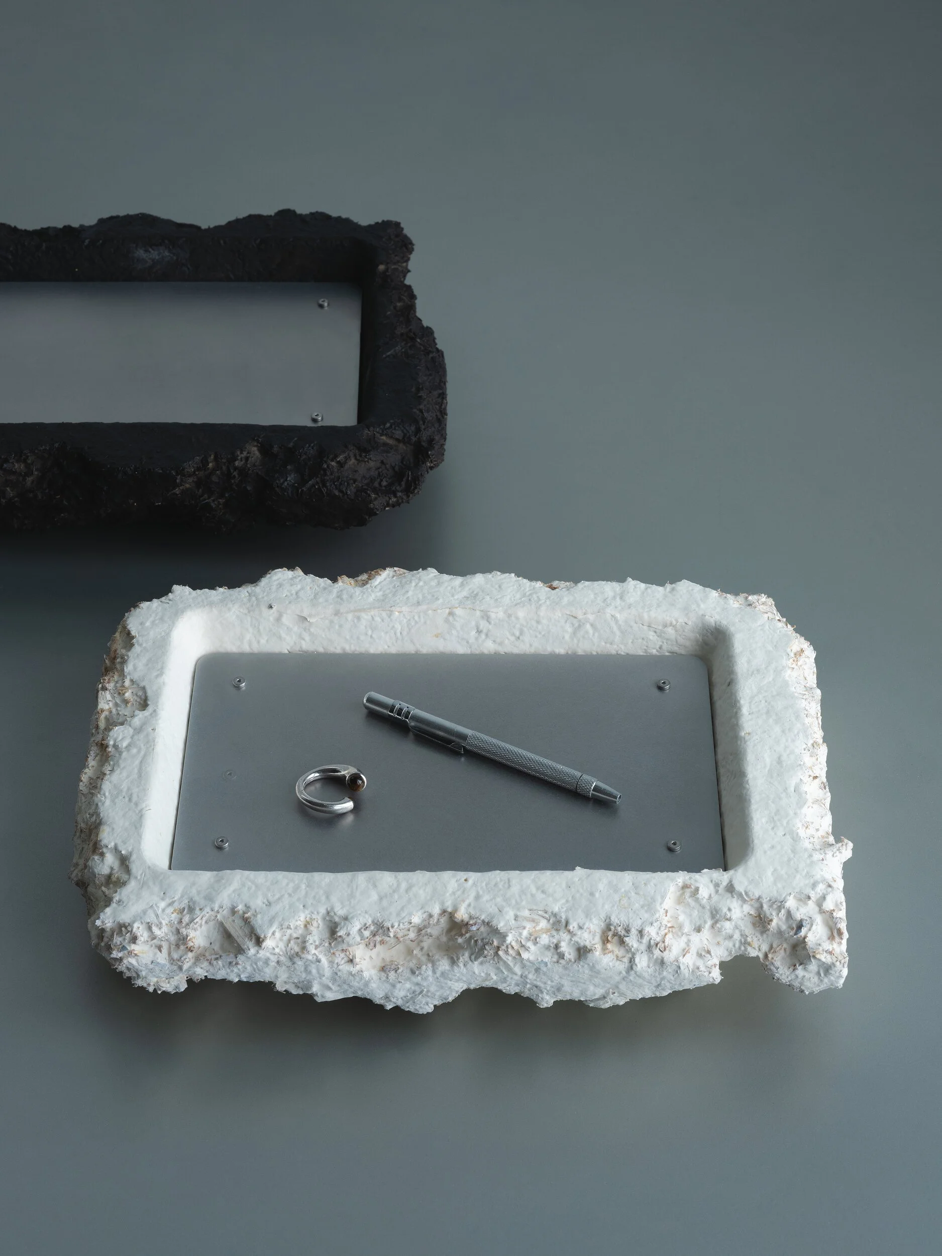 Compression (Tray)
10th Floor Studio
Reishi and shiitake mycelium, aluminum
2.5” x 8.5” x 12”
Edition of 6
WIP IV