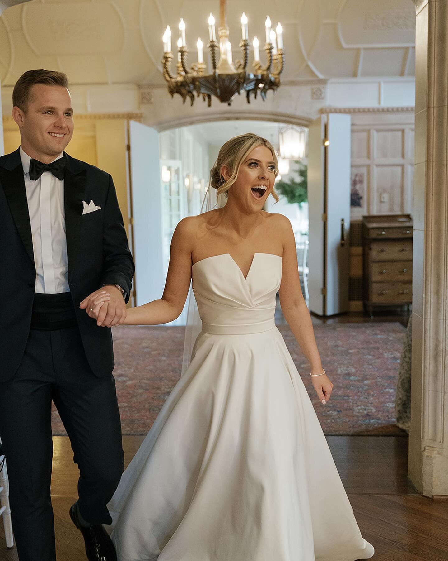 The &lsquo;Just saw your reception space&rsquo; look. Also, our face when we got this gallery from @jessicariekephoto yesterday ✨ 
Dream team:
Photo : @jessicariekephoto 
Planning &amp; Design: @cmg_events 
Floral Design: @flowersbyedgar 
Rentals: @t