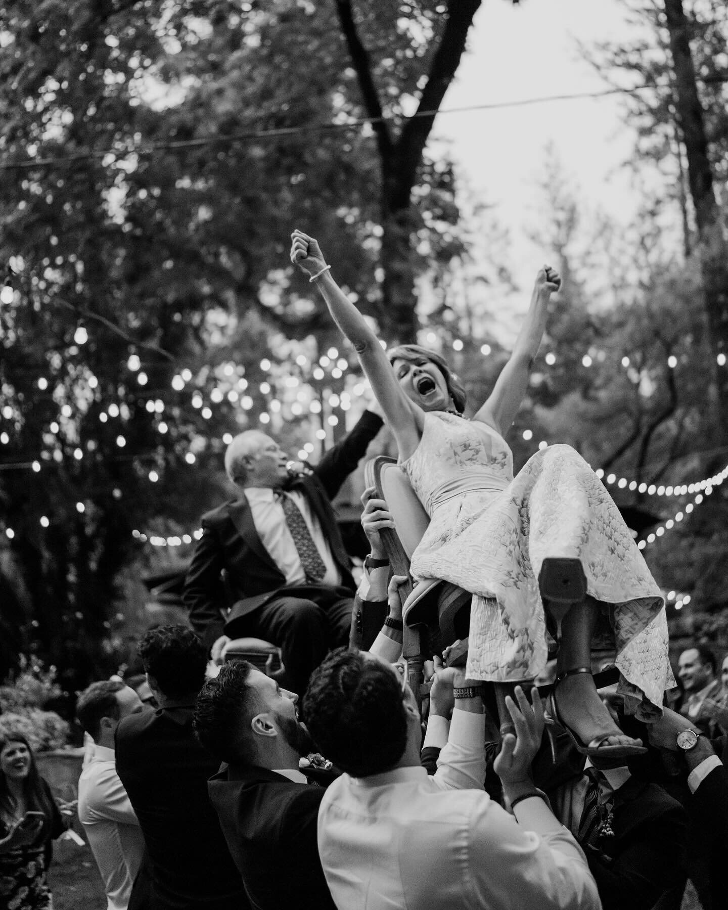 You can feel the joy of this moment for this mother of the bride. This is what it&rsquo;s all about ❤️
Photo: @thelovestories