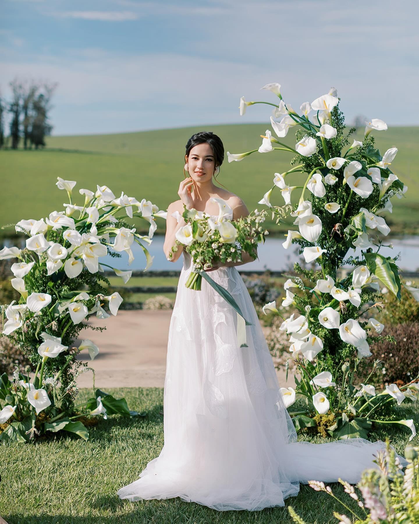 A lovely day at @thehavenattomales with some of our favorites ✨
Planning/ Design: @michelle_cmgevents 
Photography: @jeremychouphotography 
Video: @ellendisorbo 
Rentals: @encoreeventsrentals 
Florals: @lilydefleurs 
Paper goods: @maxwellbuilds.desig