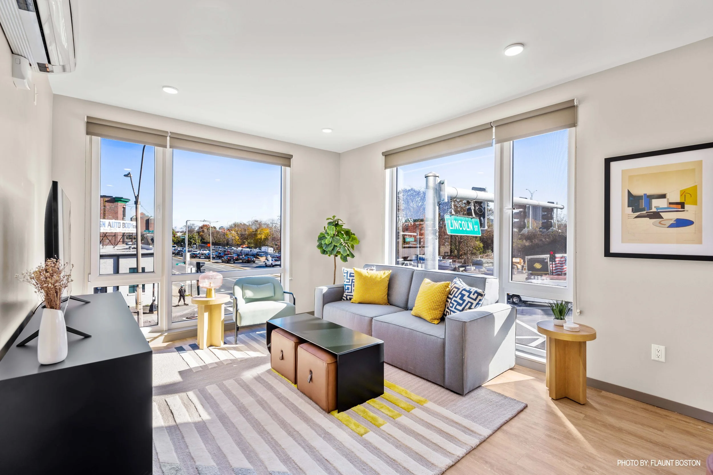 iNTERIOR LIVING ROOM.jpg